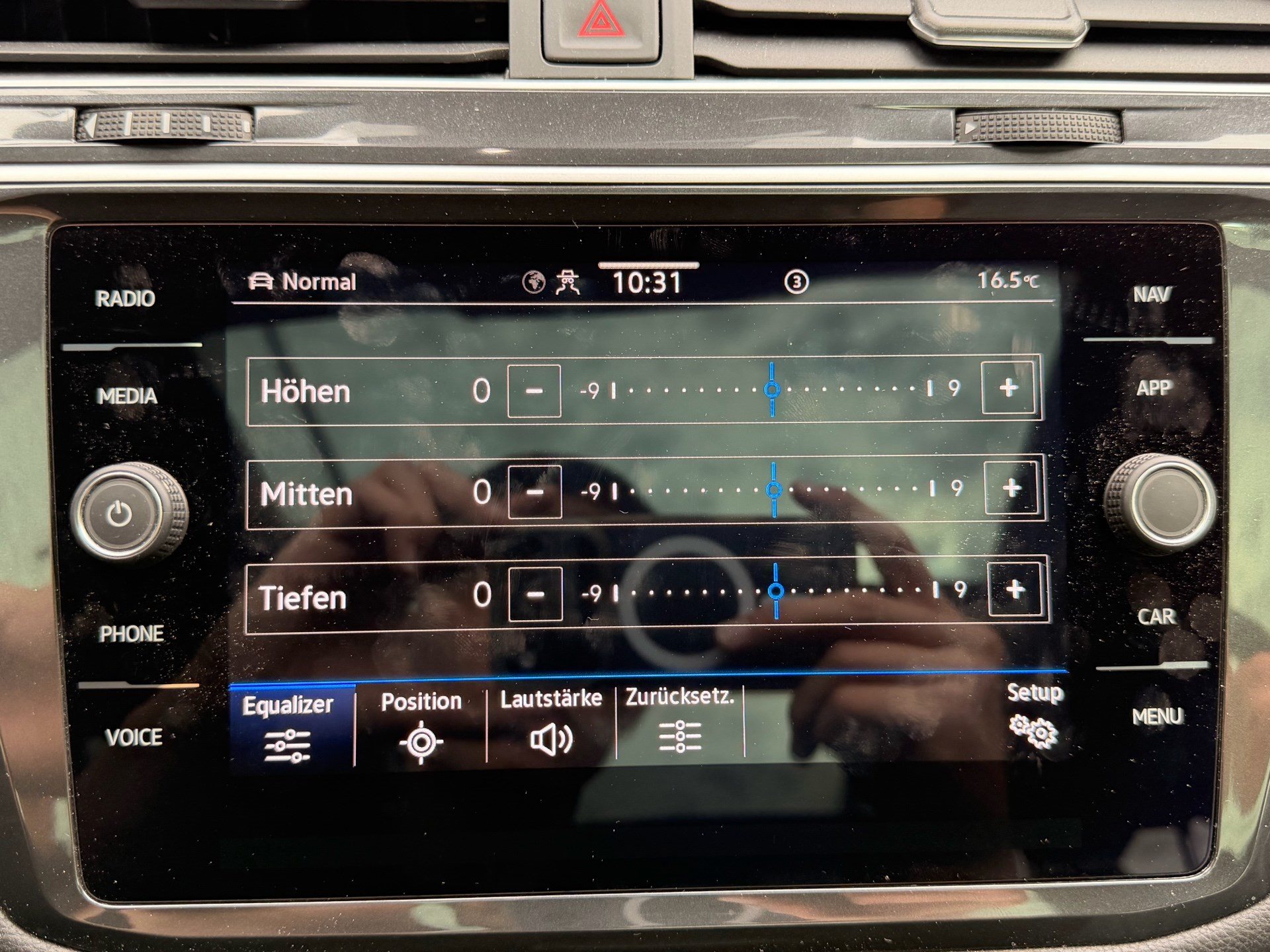 VW Tiguan Allspace R-LINE 4MOTION BLACK STYLE *** PANORAMAGLASDACH, 7-SITZER & ANHÄNGEKUPPLUNG***-image-18