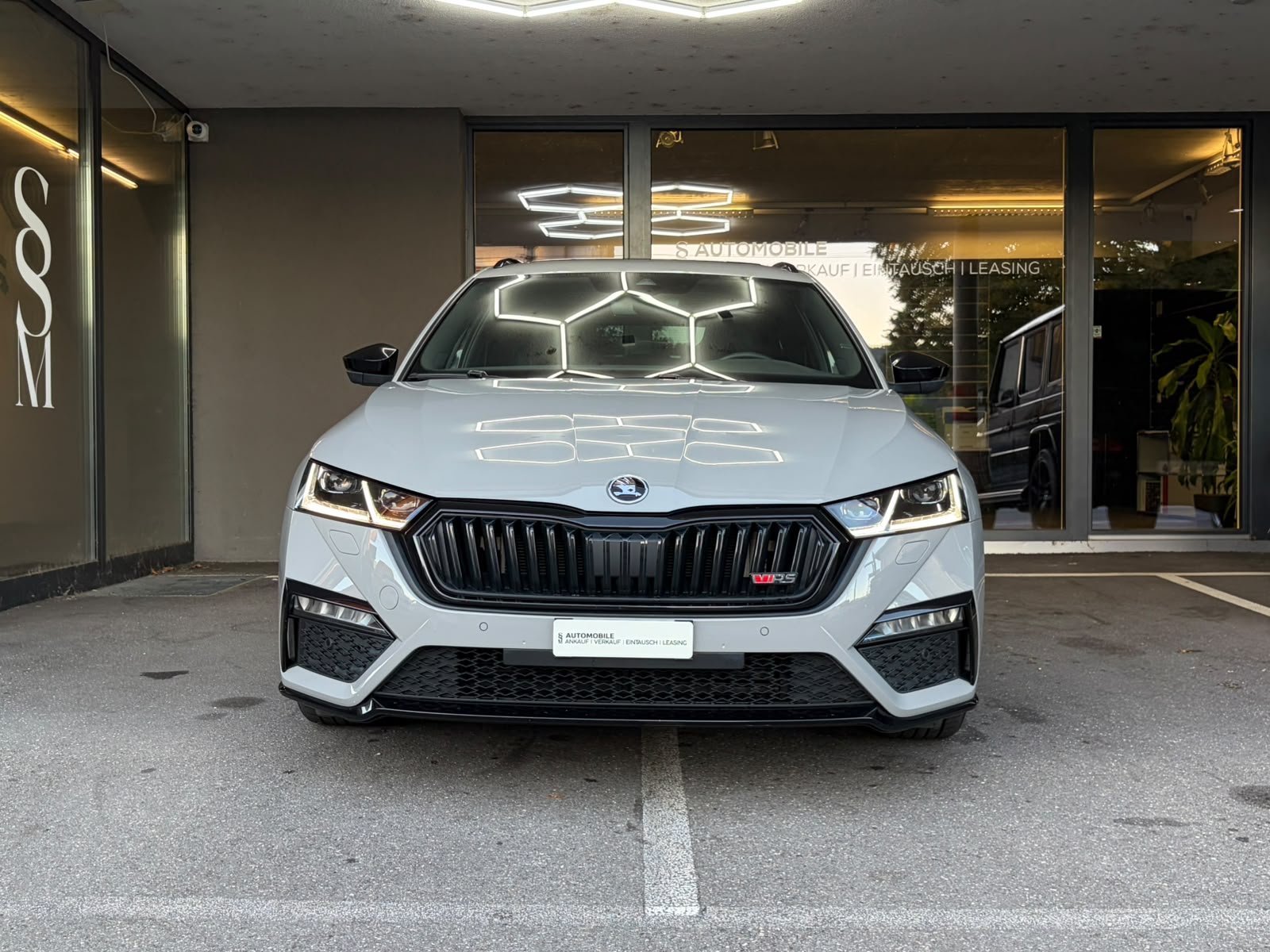 SKODA Octavia Combi 2.0 TDI DSG RS 4x4-showroom-element-1