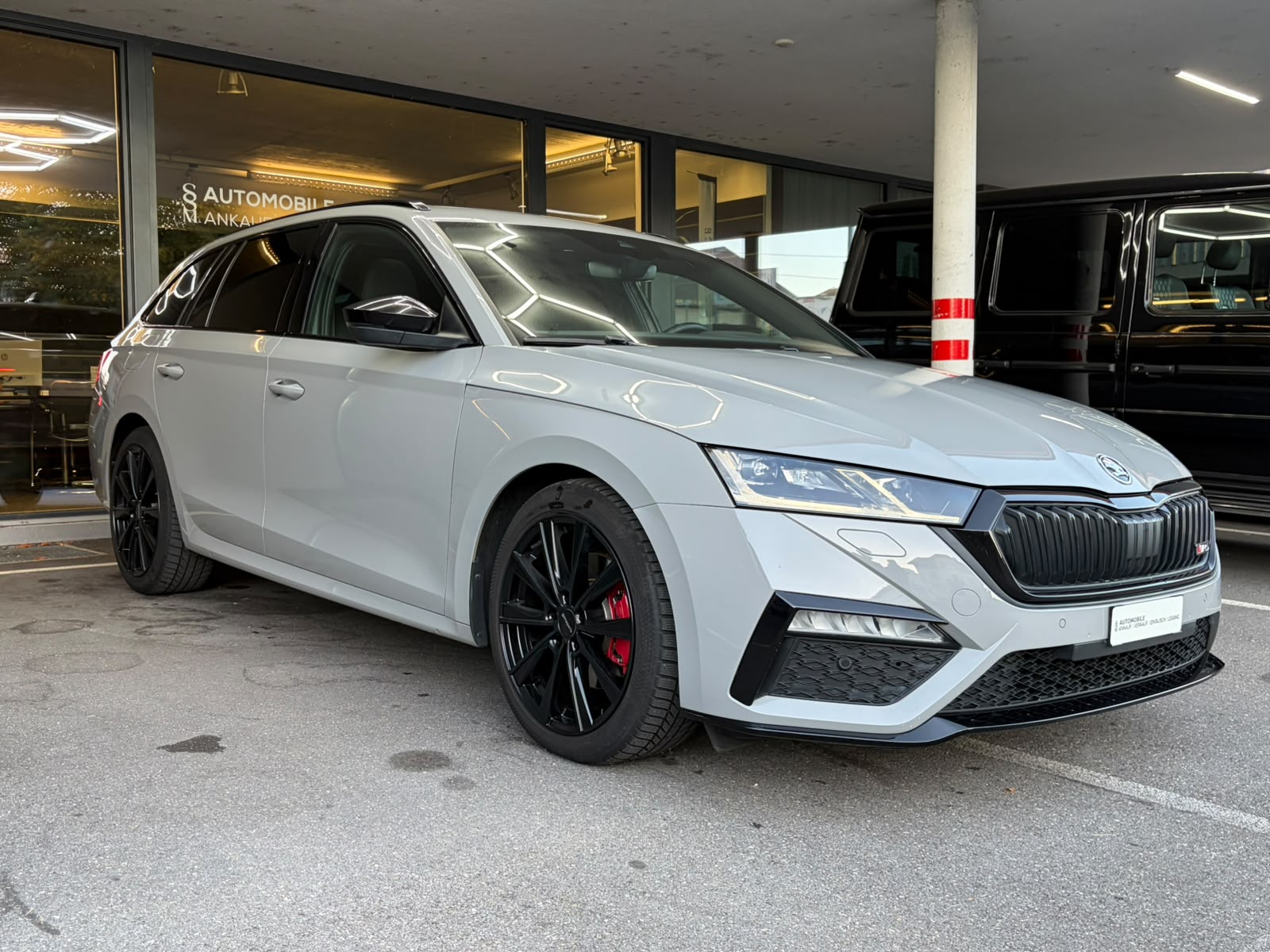 SKODA Octavia Combi 2.0 TDI DSG RS 4x4-showroom-element-2