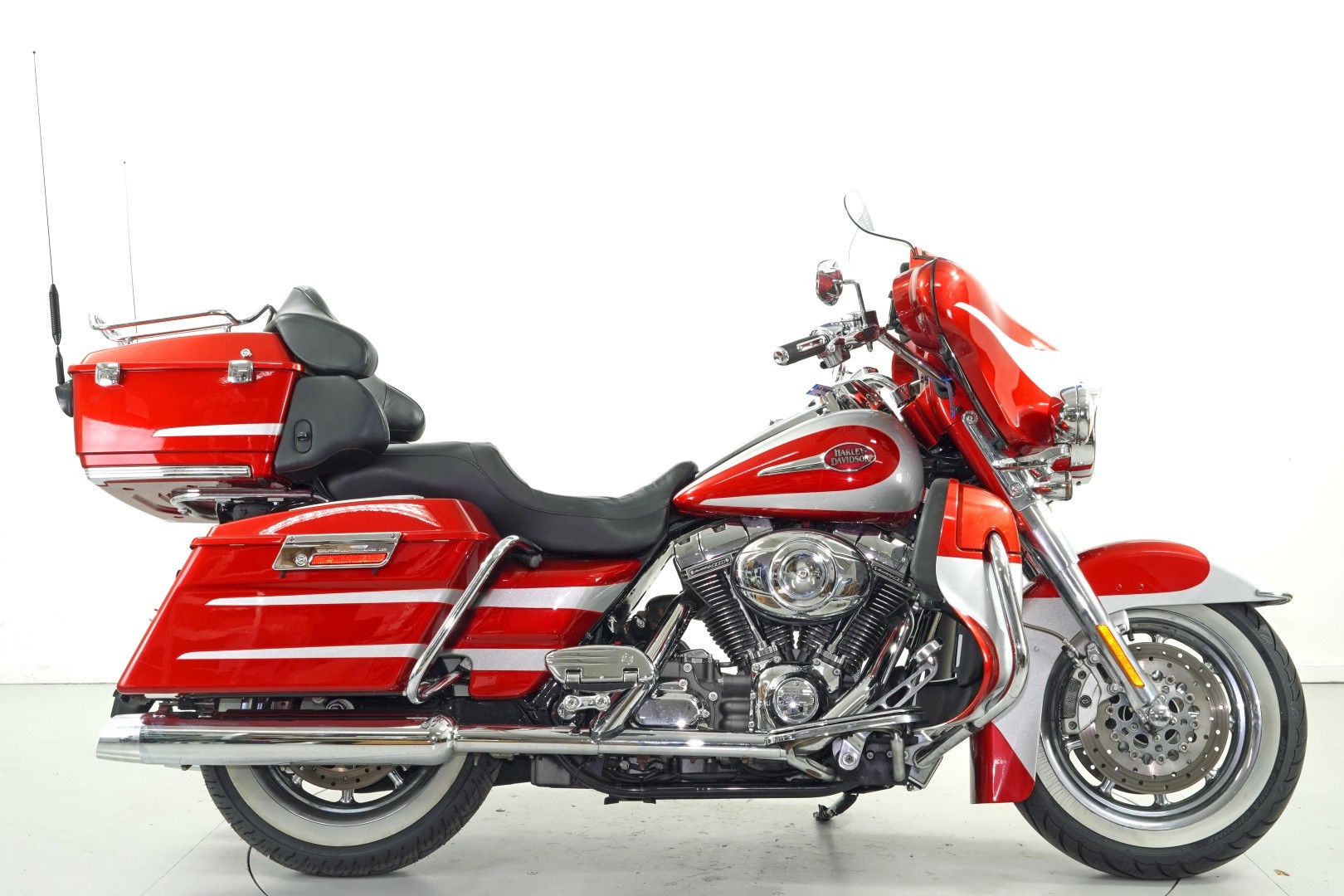 HARLEY-DAVIDSON FLHTCUSE3 ABS-image-3
