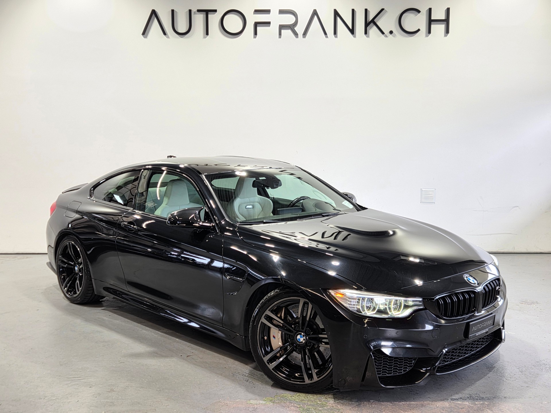 BMW M4 Coupé-image-18