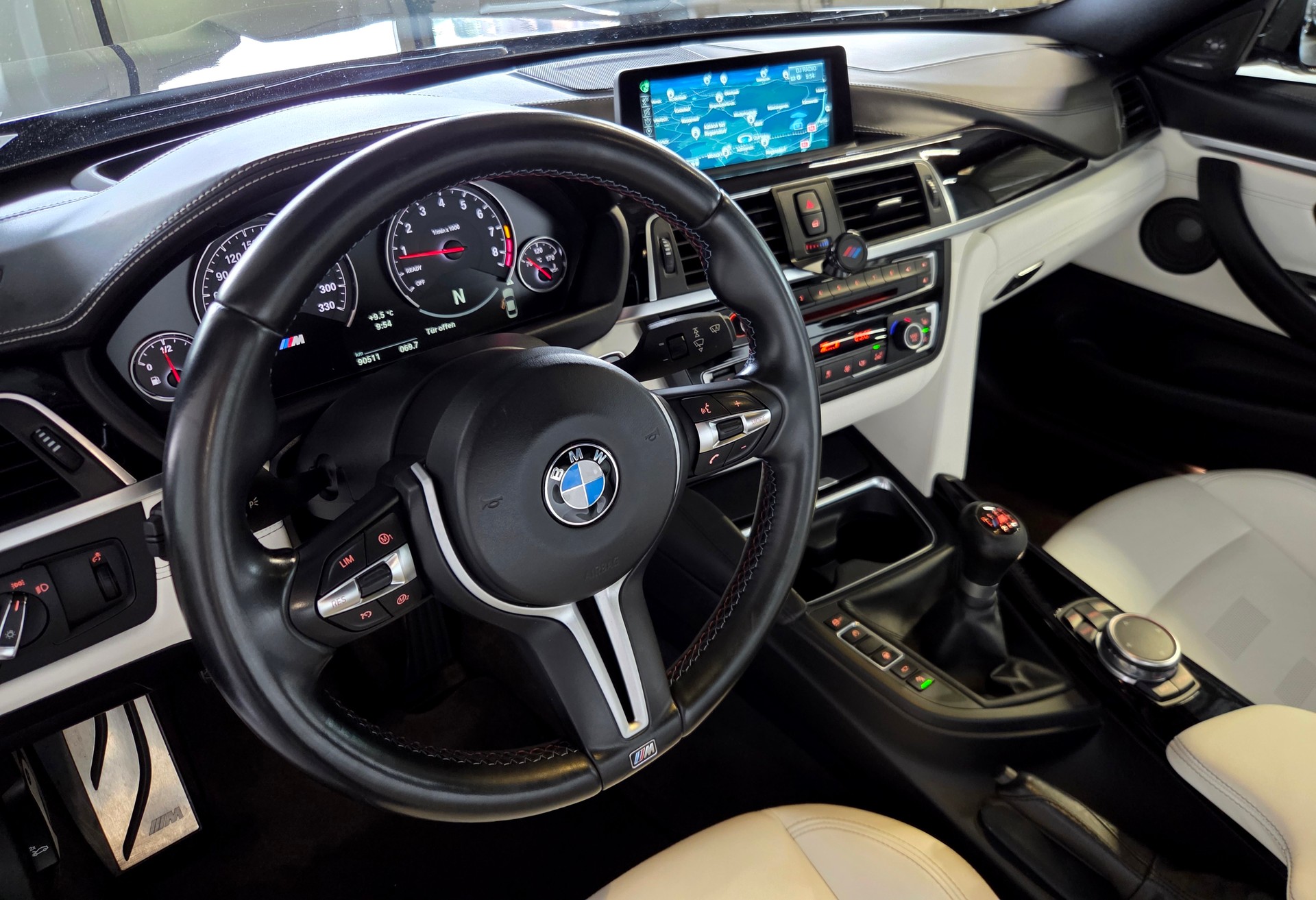 BMW M4 Coupé-image-4