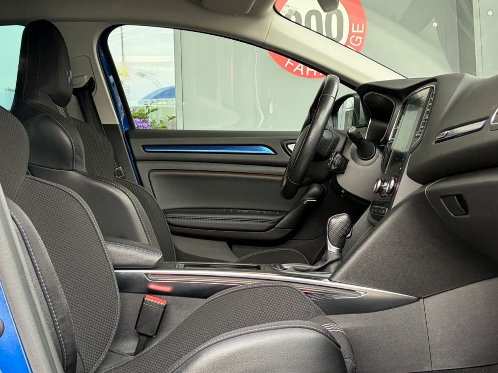 RENAULT Mégane Grandtour 1.5 dCi GT Line EDC-image-11