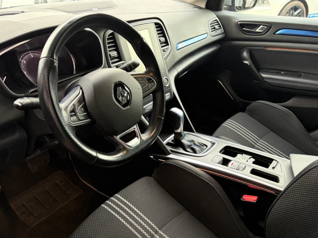 RENAULT Mégane Grandtour 1.5 dCi GT Line EDC-image-4