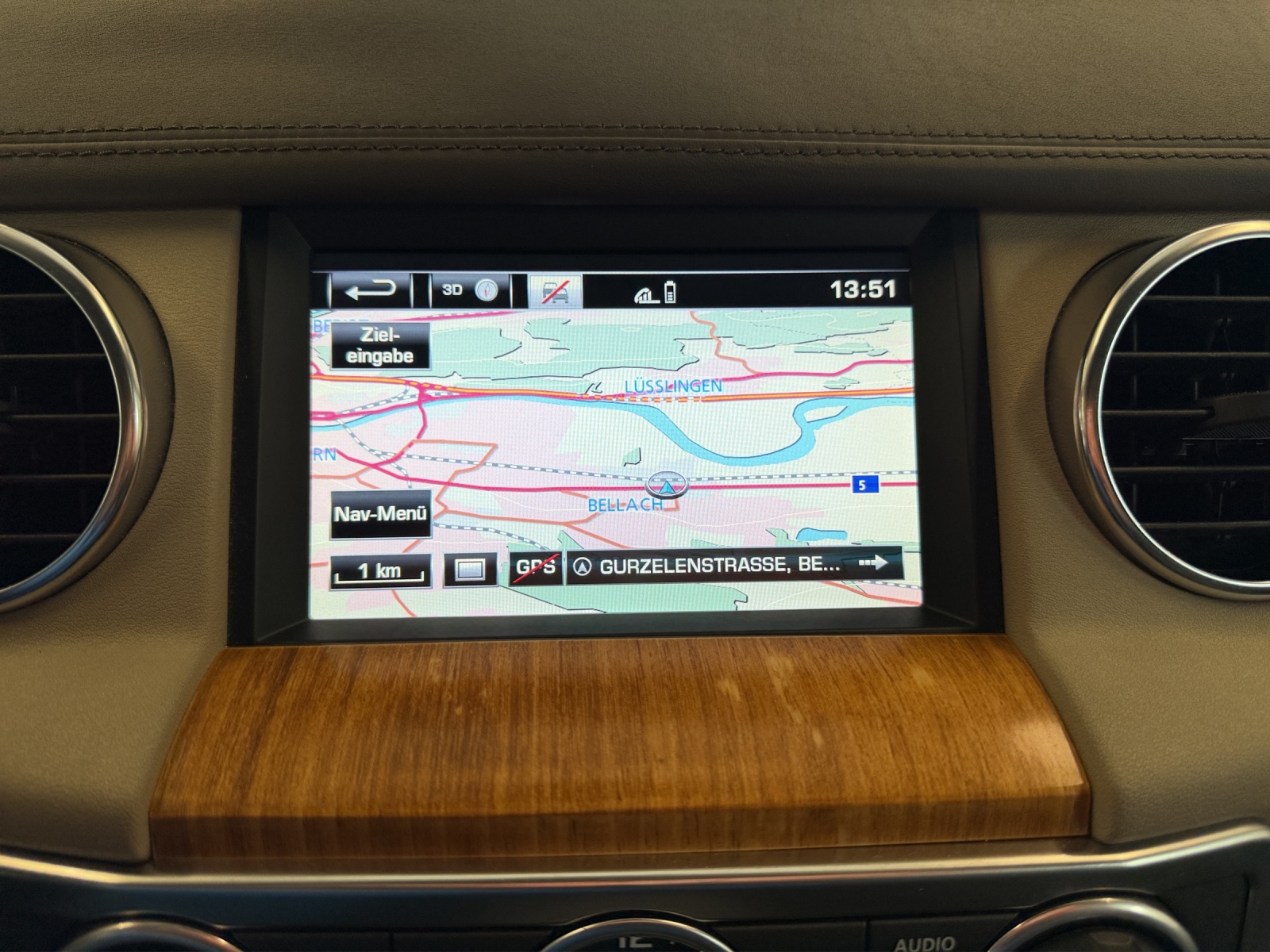 LAND ROVER Discovery 3.0 SDV6 HSE Luxury Automatic-image-22