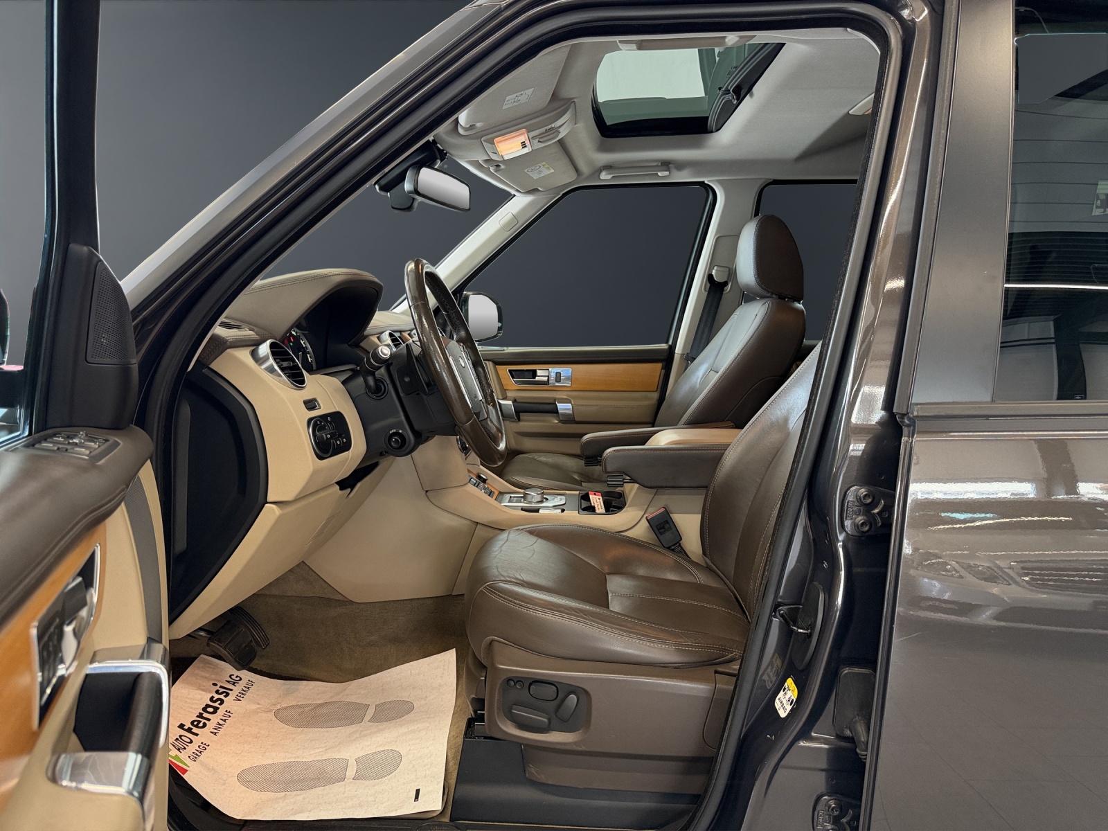 LAND ROVER Discovery 3.0 SDV6 HSE Luxury Automatic-image-15