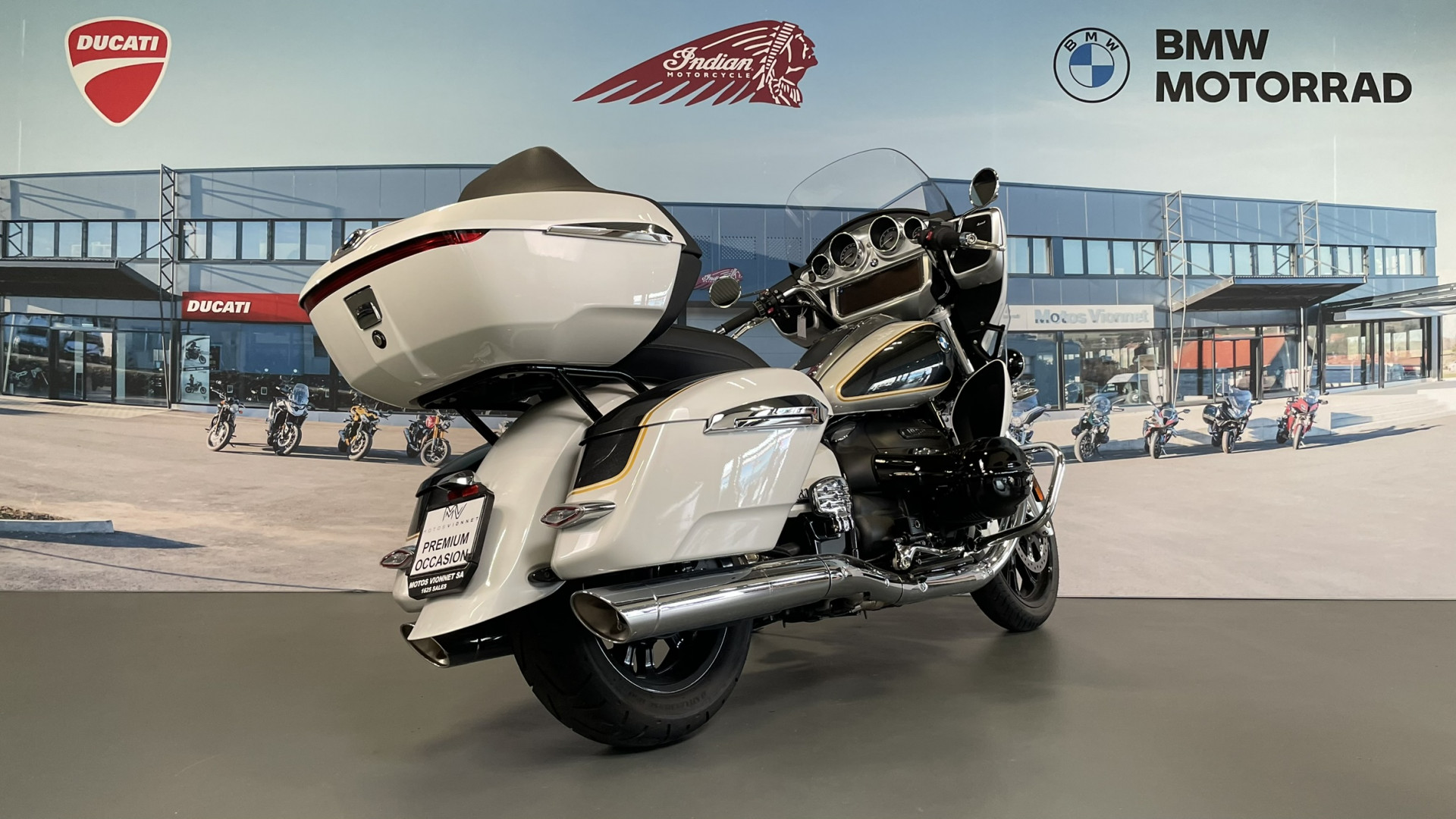 BMW R 18 Transcontinental-image-4