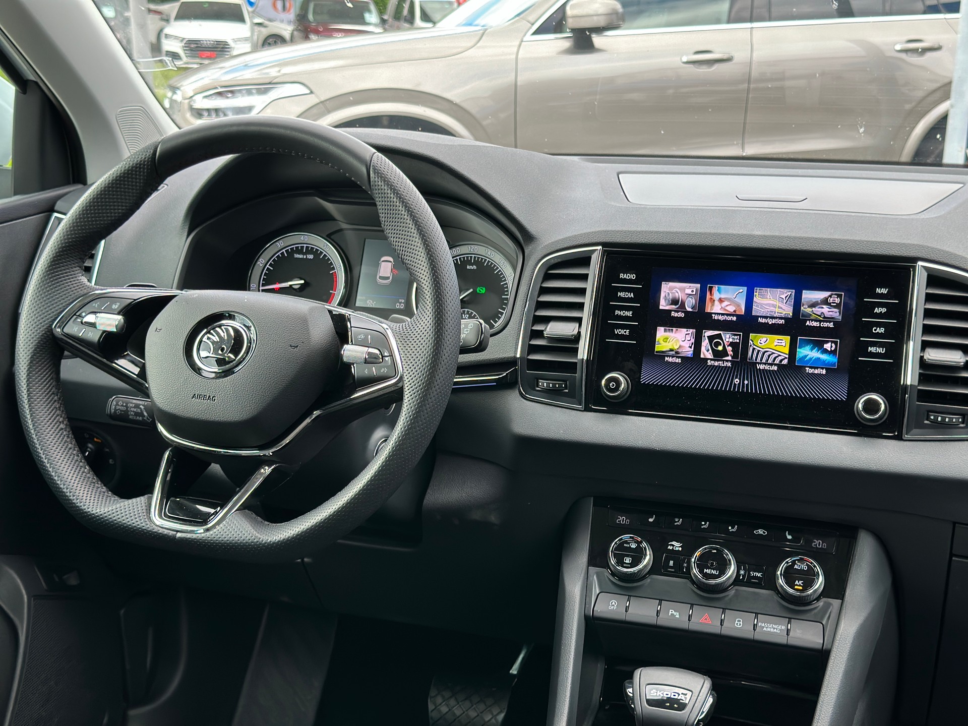 SKODA Karoq 1.5 TSI Style DSG-image-7