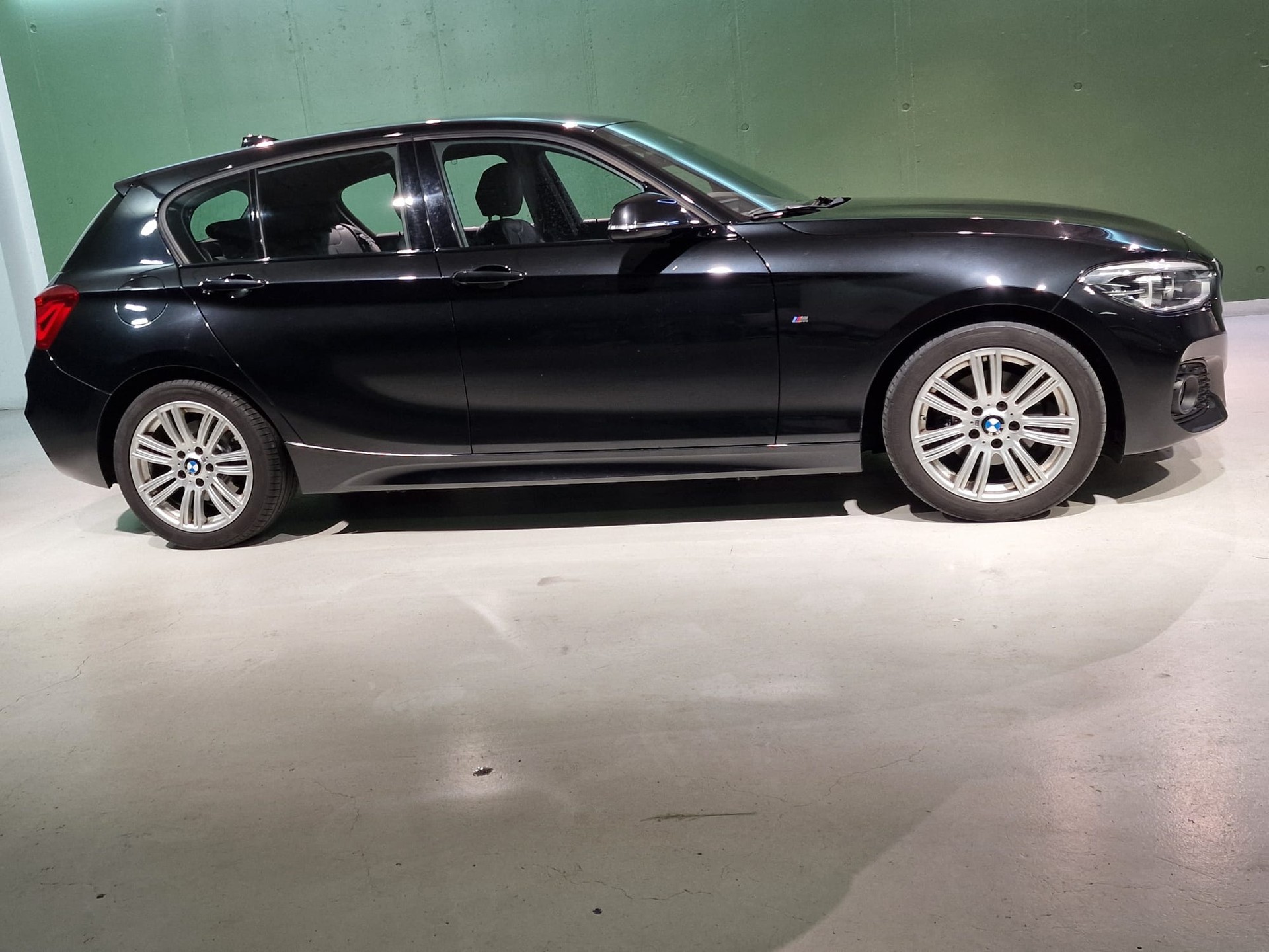 BMW 120d xDrive M Sport Steptronic-image-3