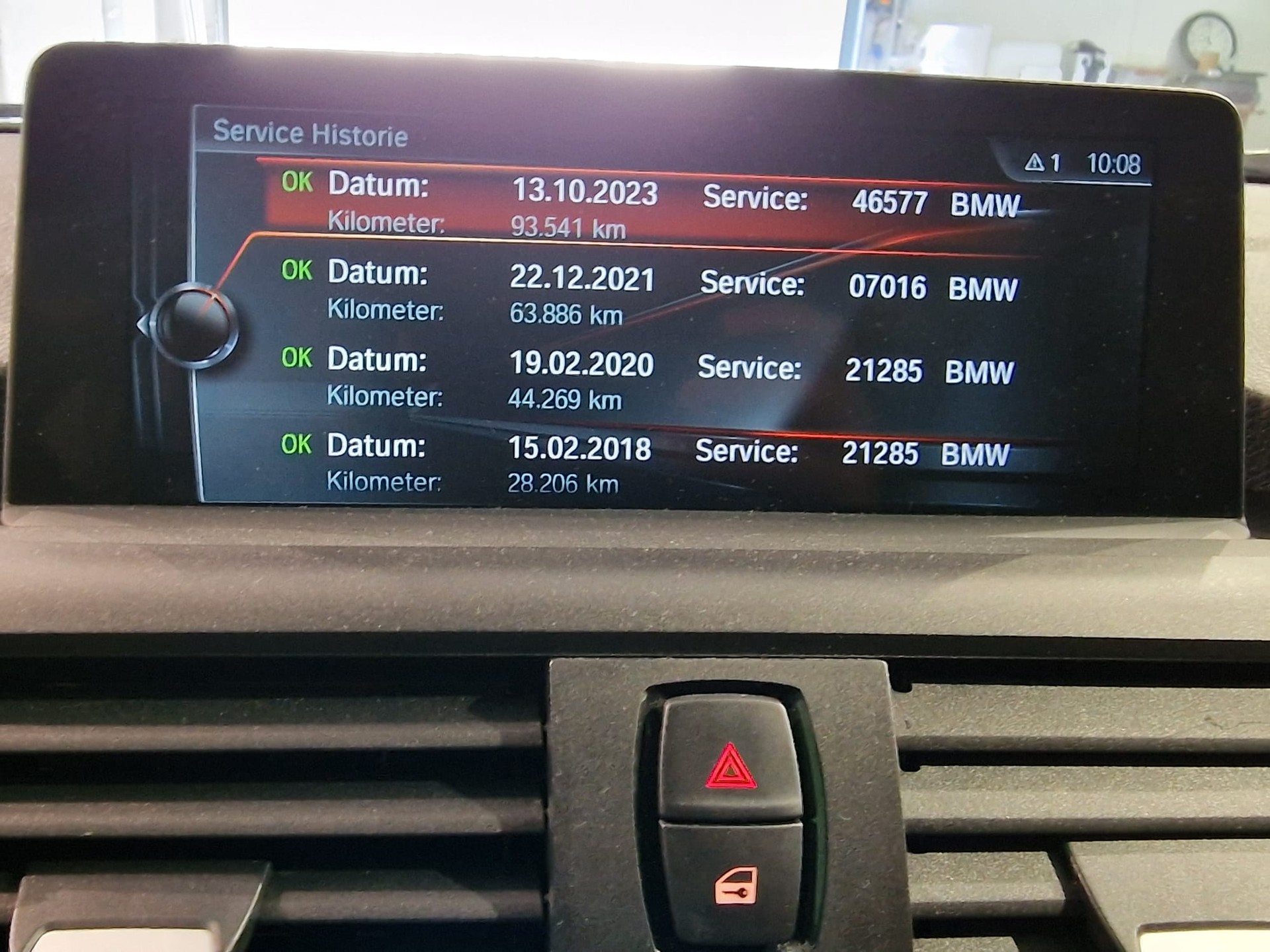 BMW 120d xDrive M Sport Steptronic-image-12