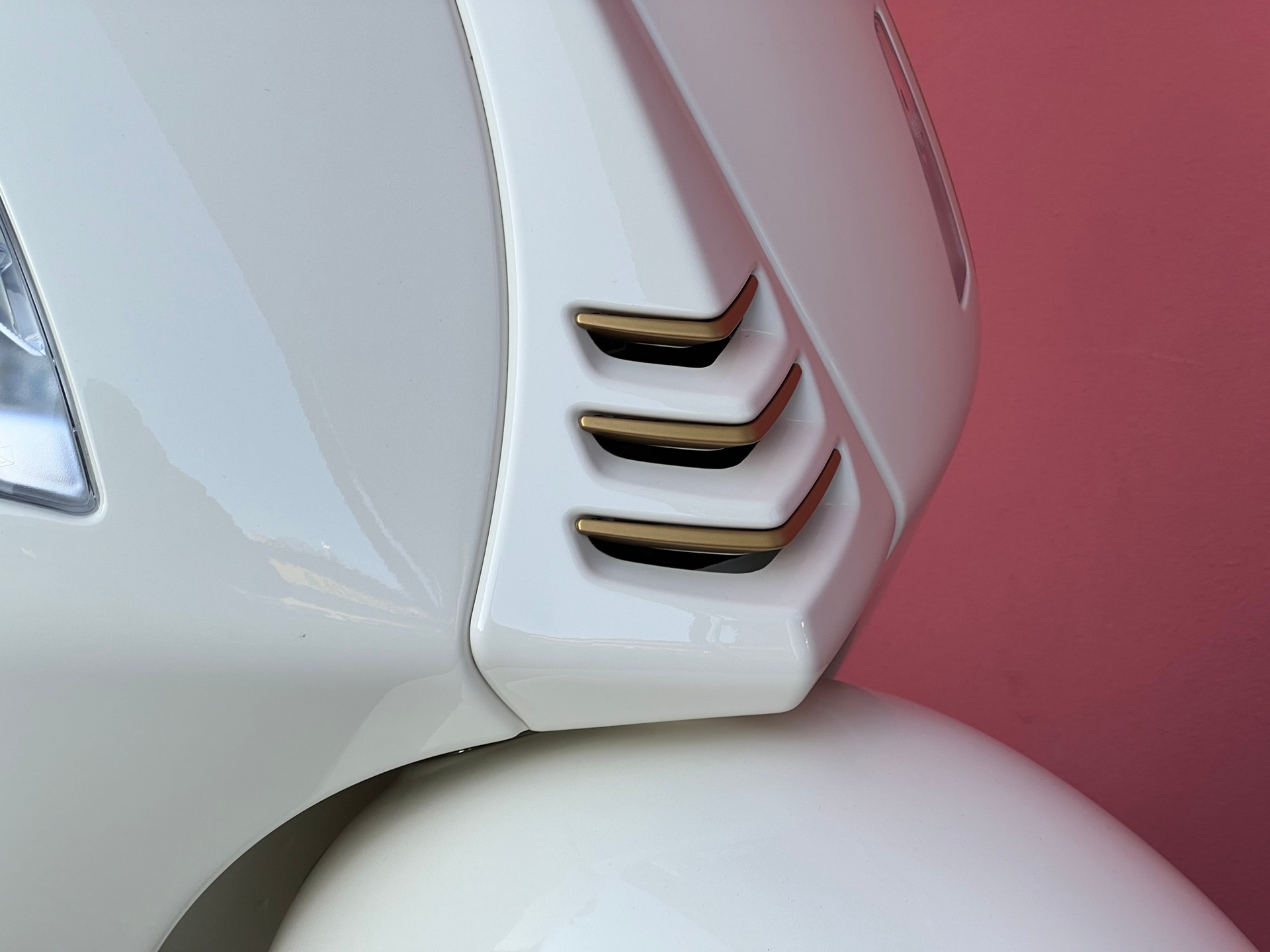 PIAGGIO Vespa 946 CHRISTIAN DIOR-image-11