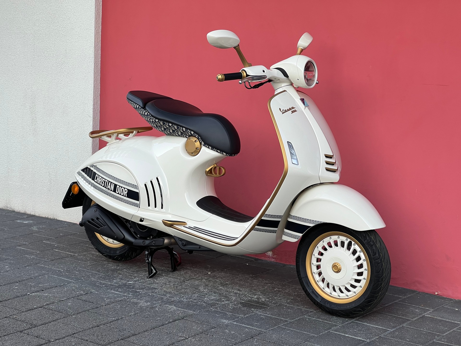 PIAGGIO Vespa 946 CHRISTIAN DIOR-image-9