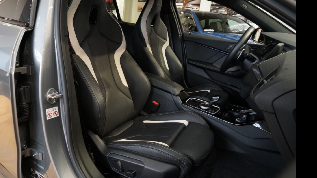 BMW M135i xDrive M Sport Pro Steptronic-image-12