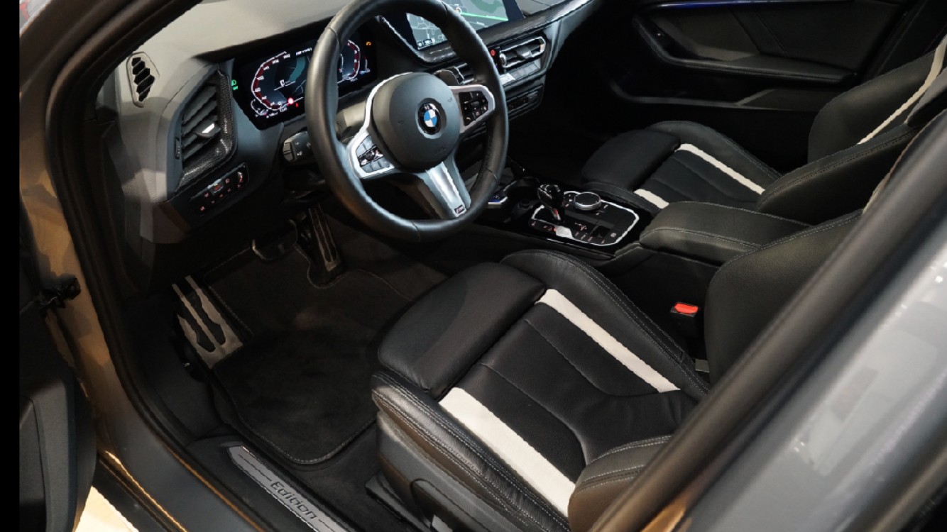 BMW M135i xDrive M Sport Pro Steptronic-image-13