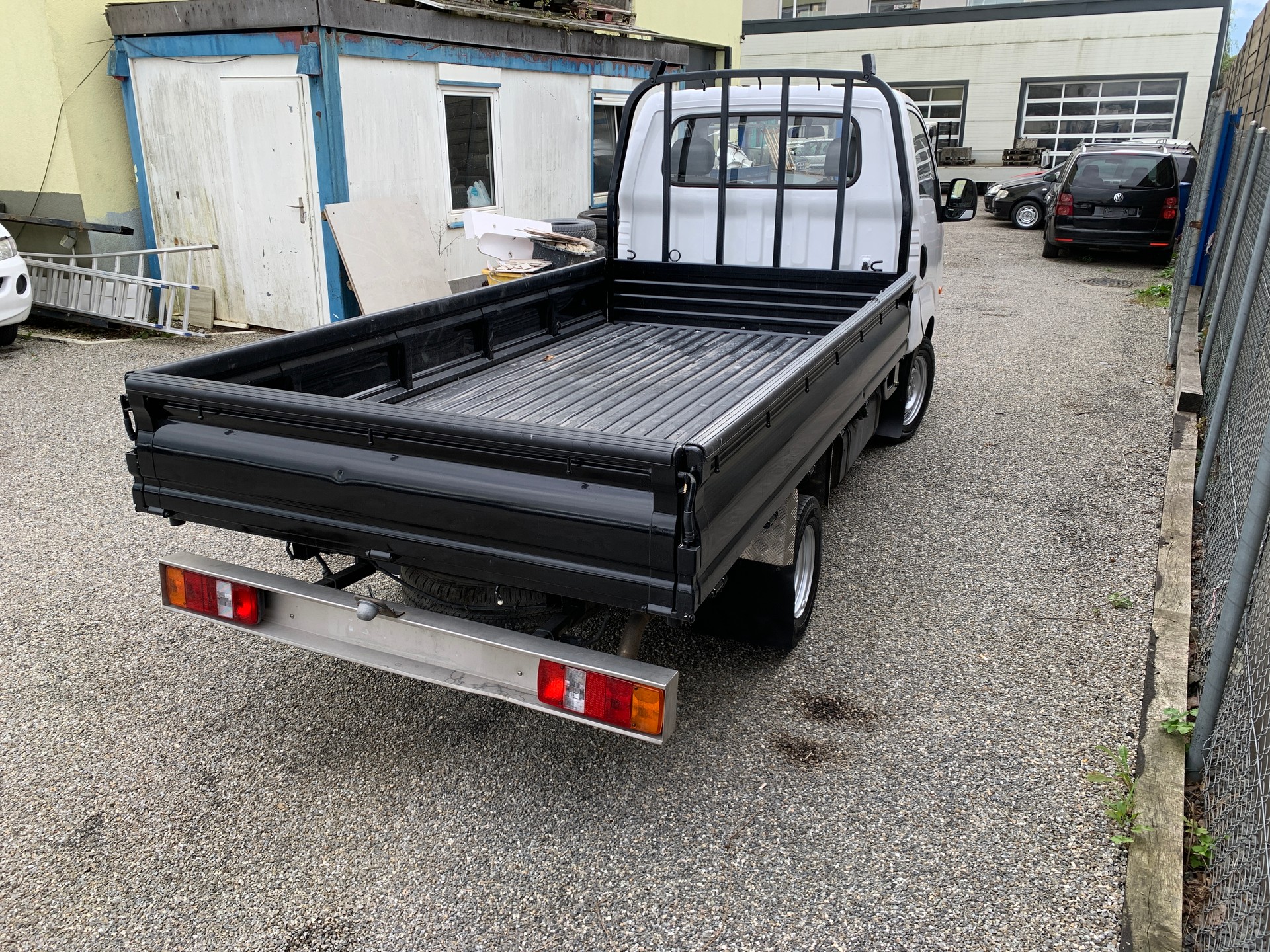 KIA K2900-showroom-element-2