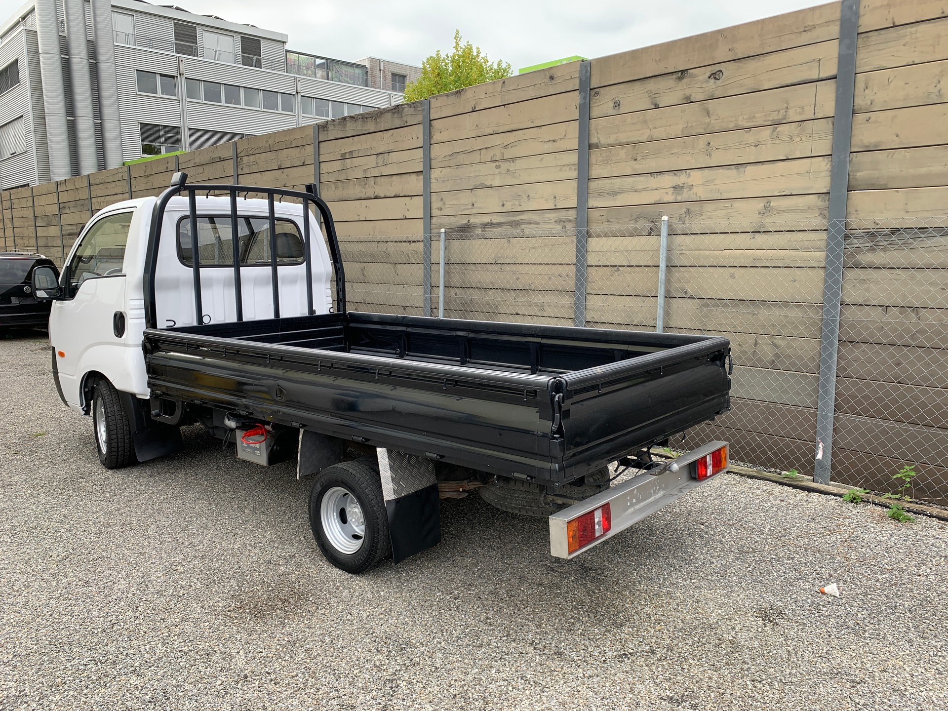 KIA K2900-showroom-element-1