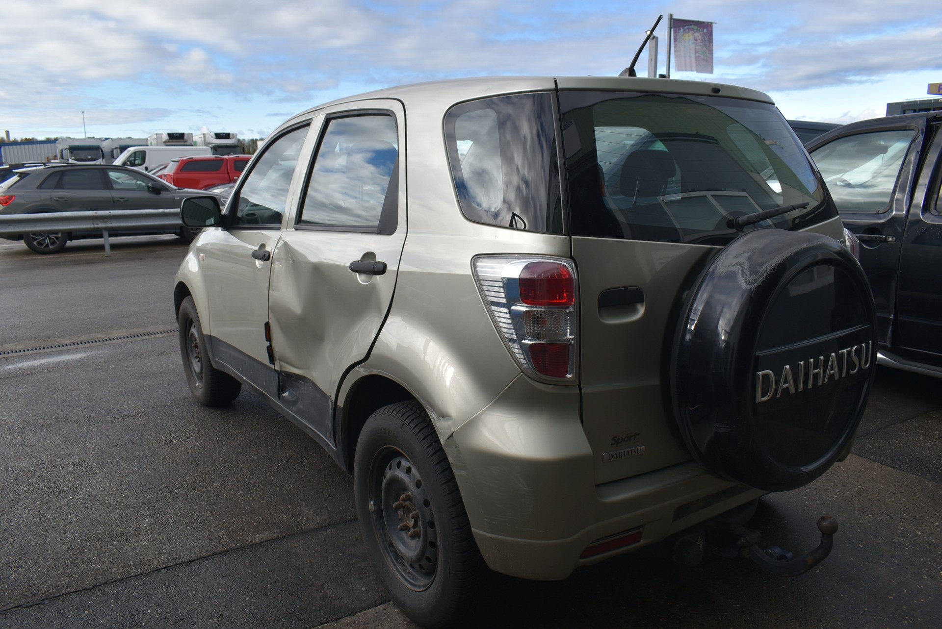 DAIHATSU Terios 1.5 16V 4WD Automatic-image-8