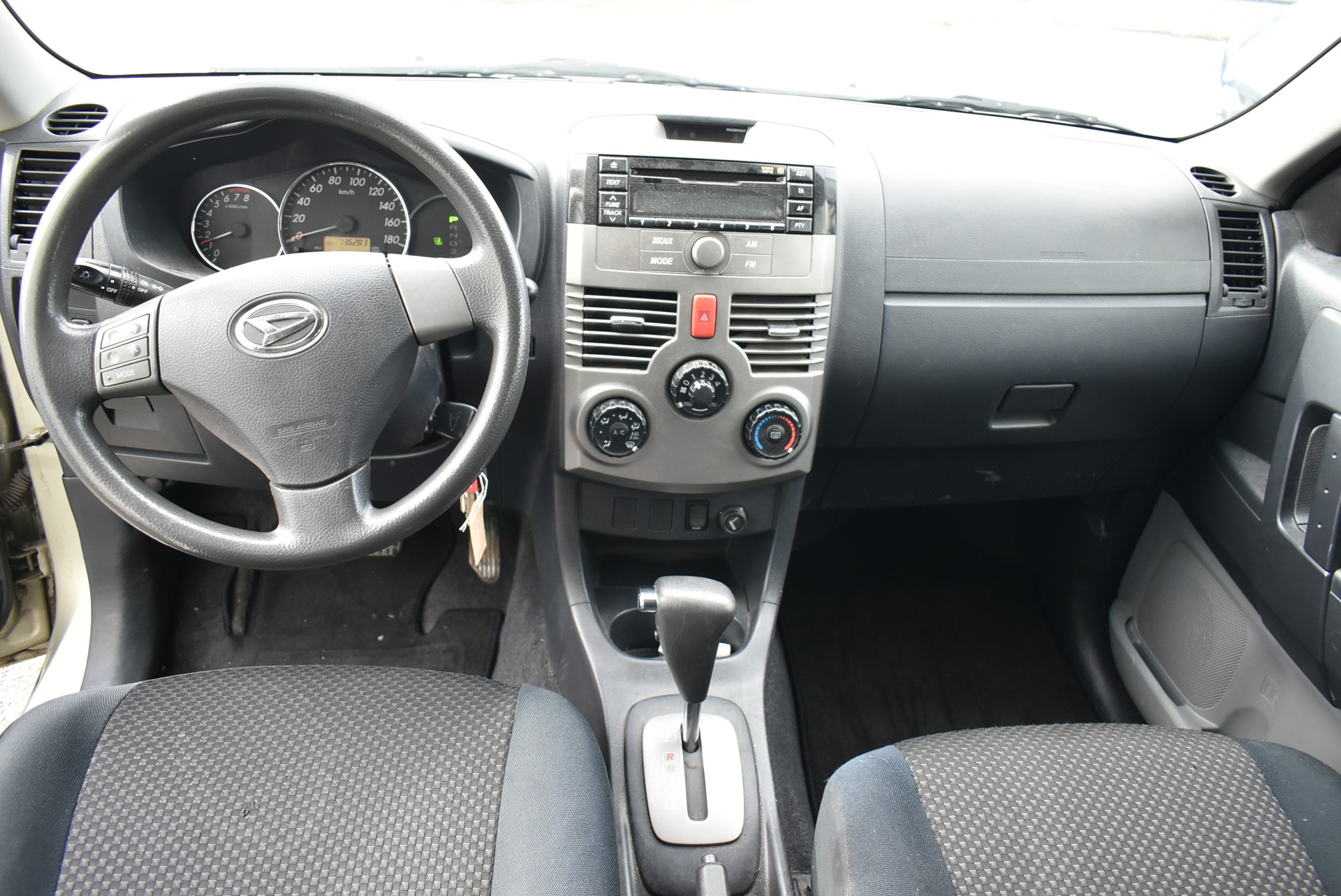 DAIHATSU Terios 1.5 16V 4WD Automatic-image-3