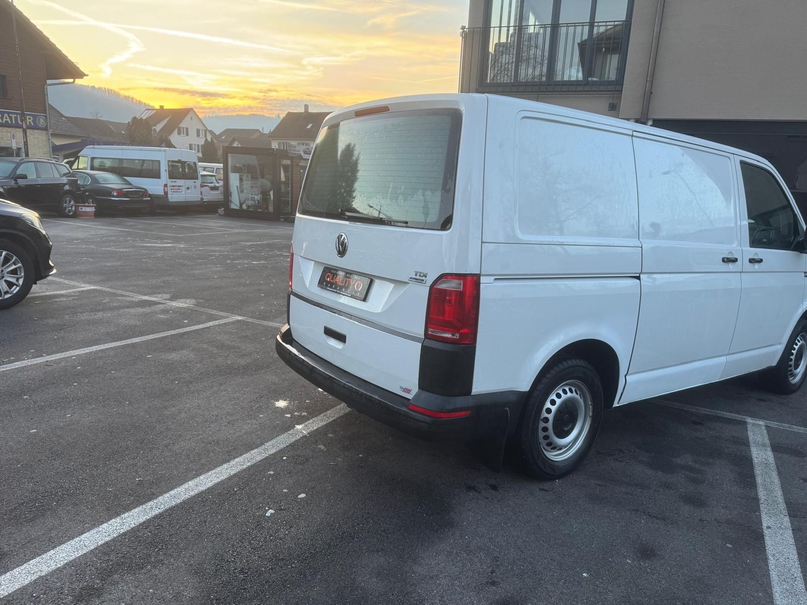 VW T6 2.0 TDI Entry-image-5