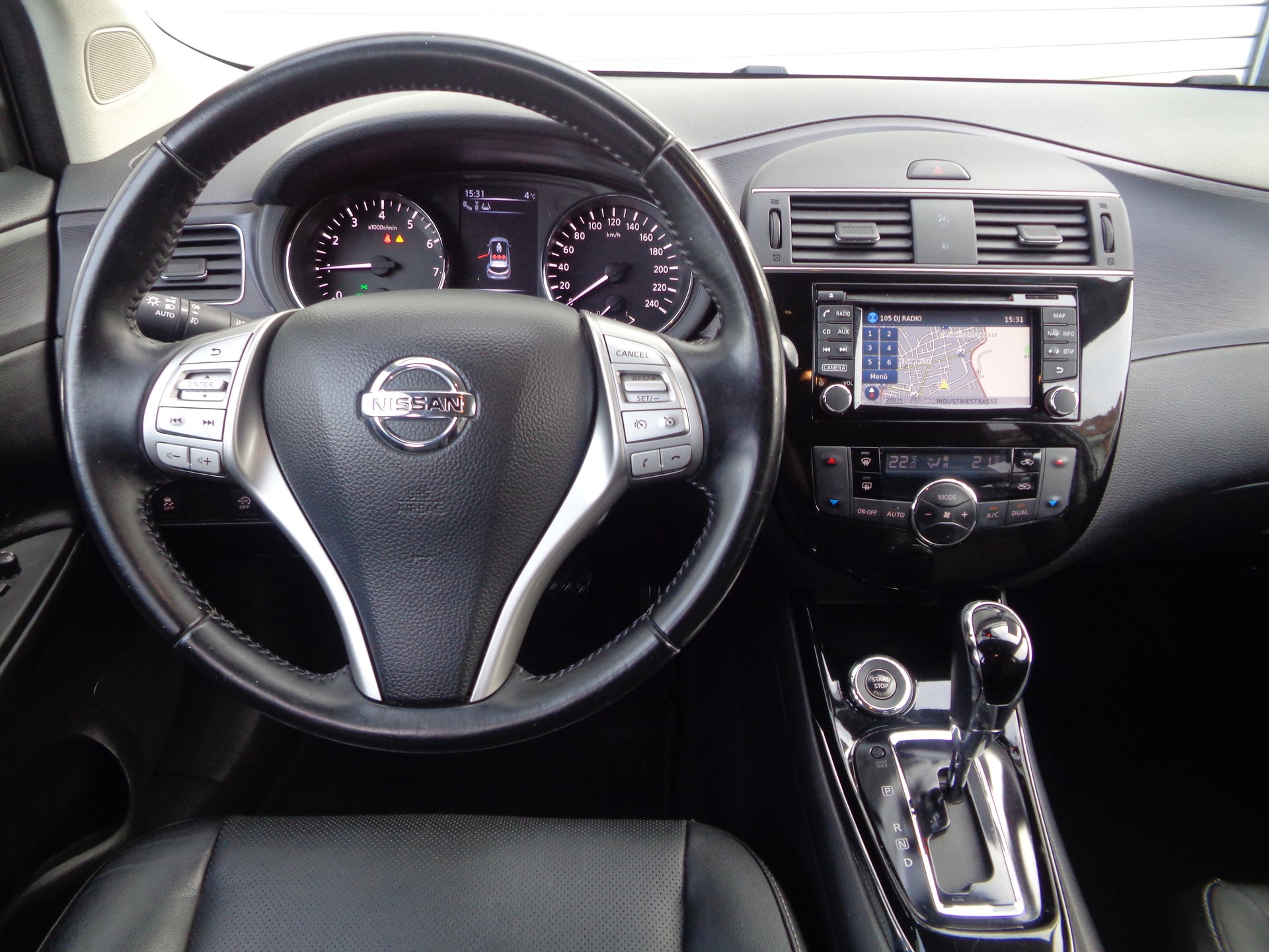 NISSAN Pulsar 1.2 DIG-T tekna Xtronic CVT-image-3