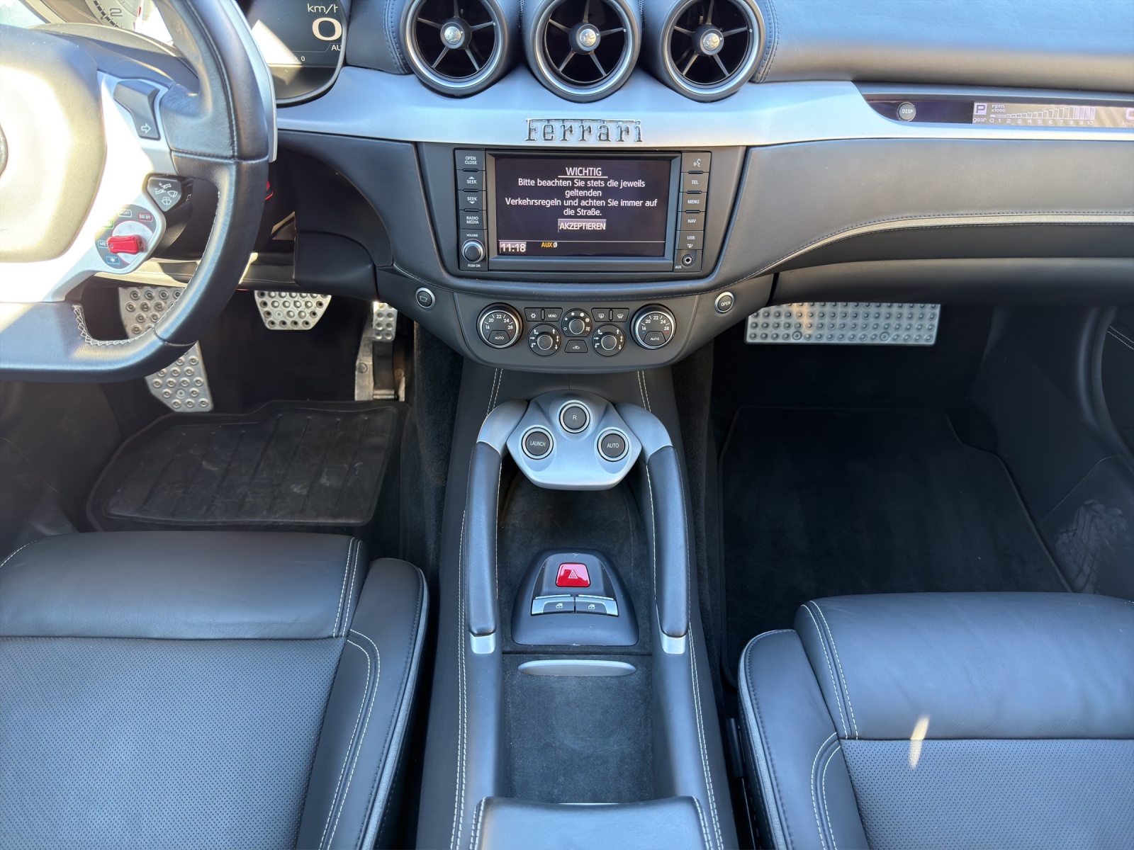 FERRARI FF-image-12