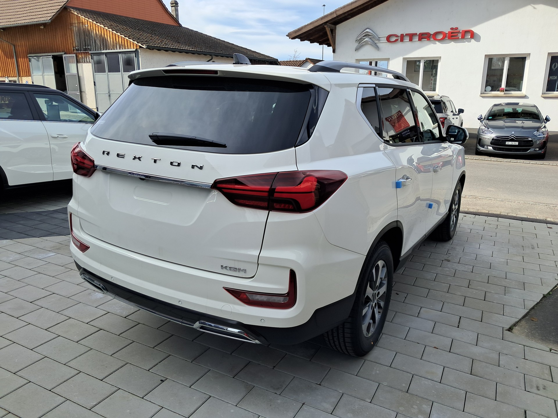KGM-SsangYong Rexton 2.2 CRDi Platinum 4WD AT-showroom-element-2