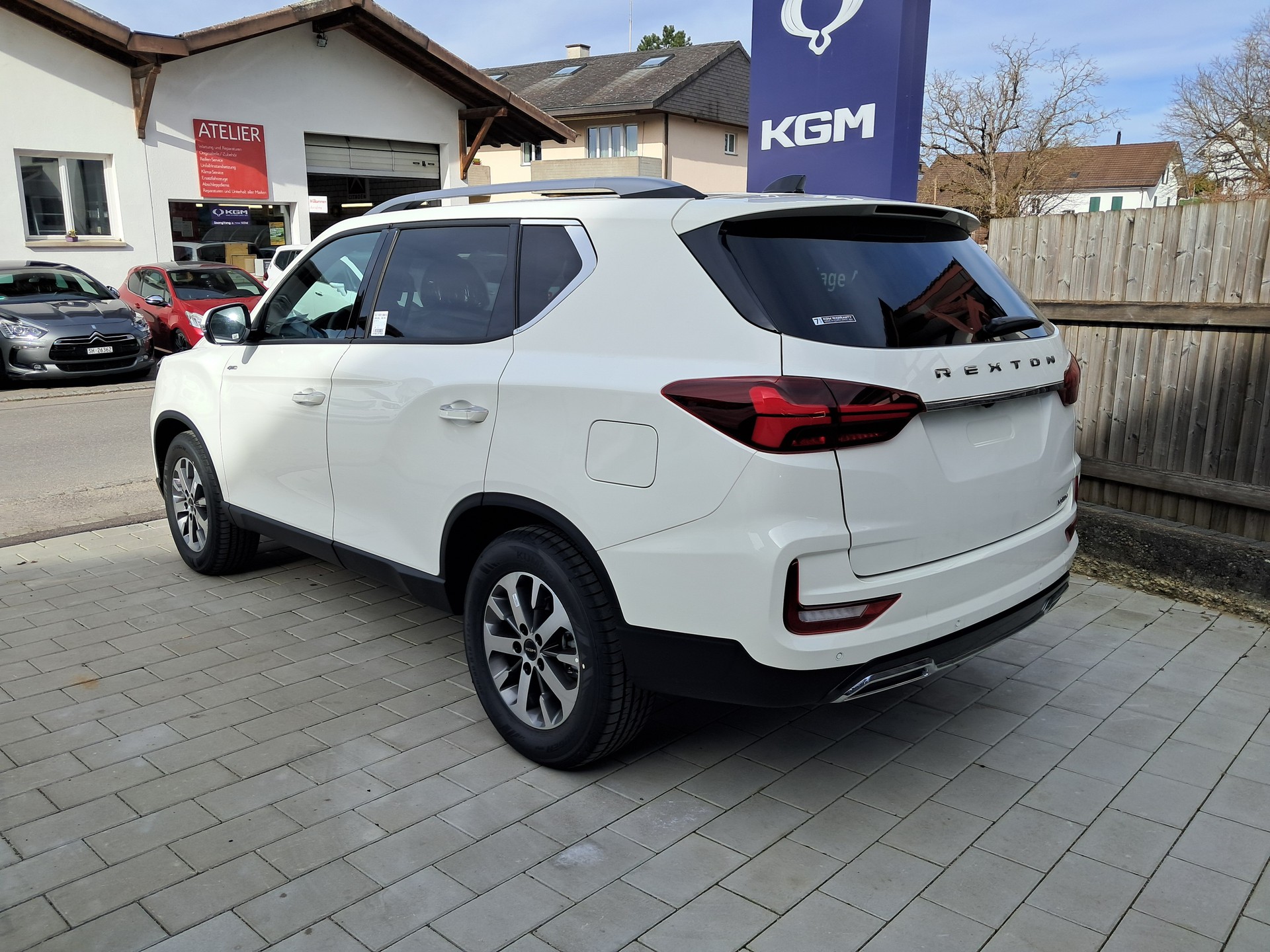KGM-SsangYong Rexton 2.2 CRDi Platinum 4WD AT-showroom-element-1