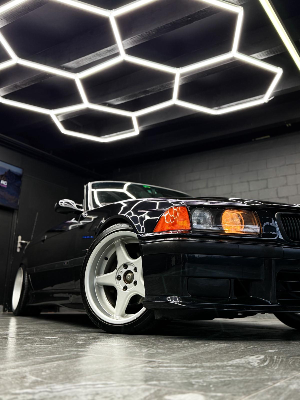 BMW 328i Cabrio M Sport-showroom-element-2