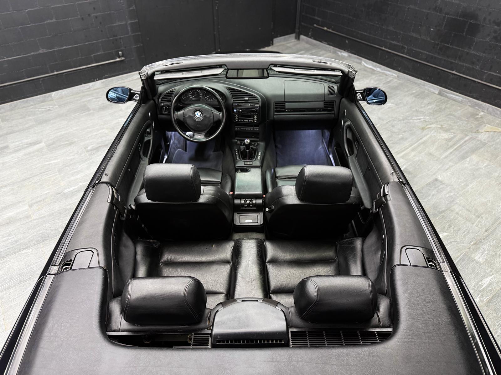 BMW 328i Cabrio M Sport-image-13