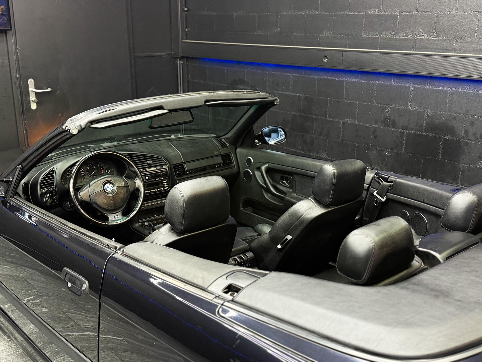 BMW 328i Cabrio M Sport-image-12