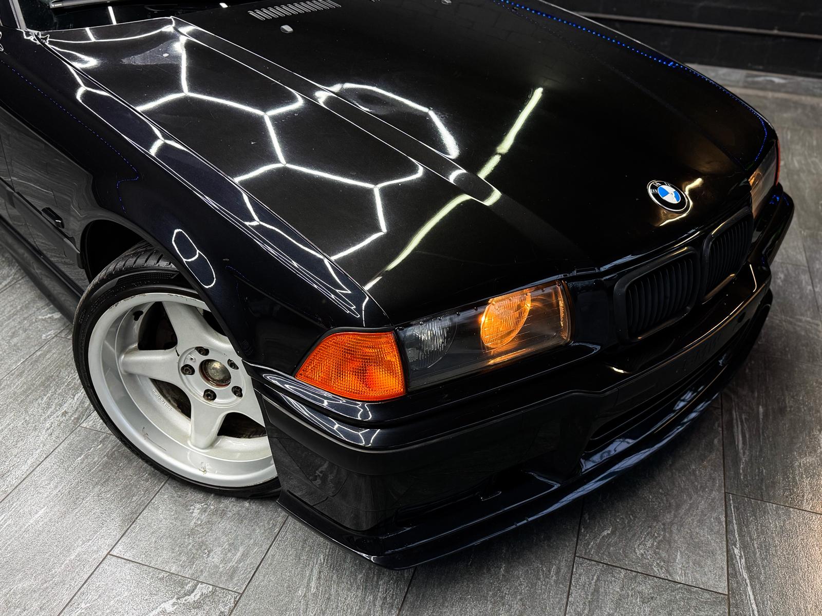 BMW 328i Cabrio M Sport-showroom-element-3