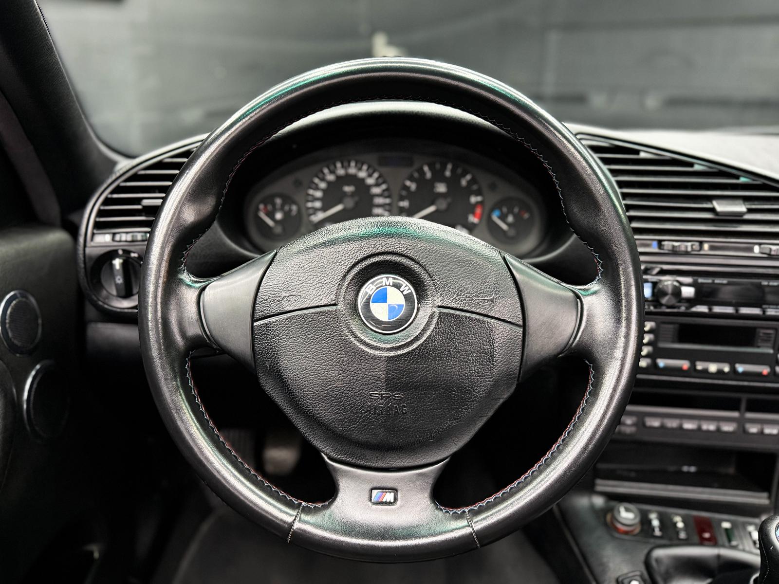 BMW 328i Cabrio M Sport-image-16