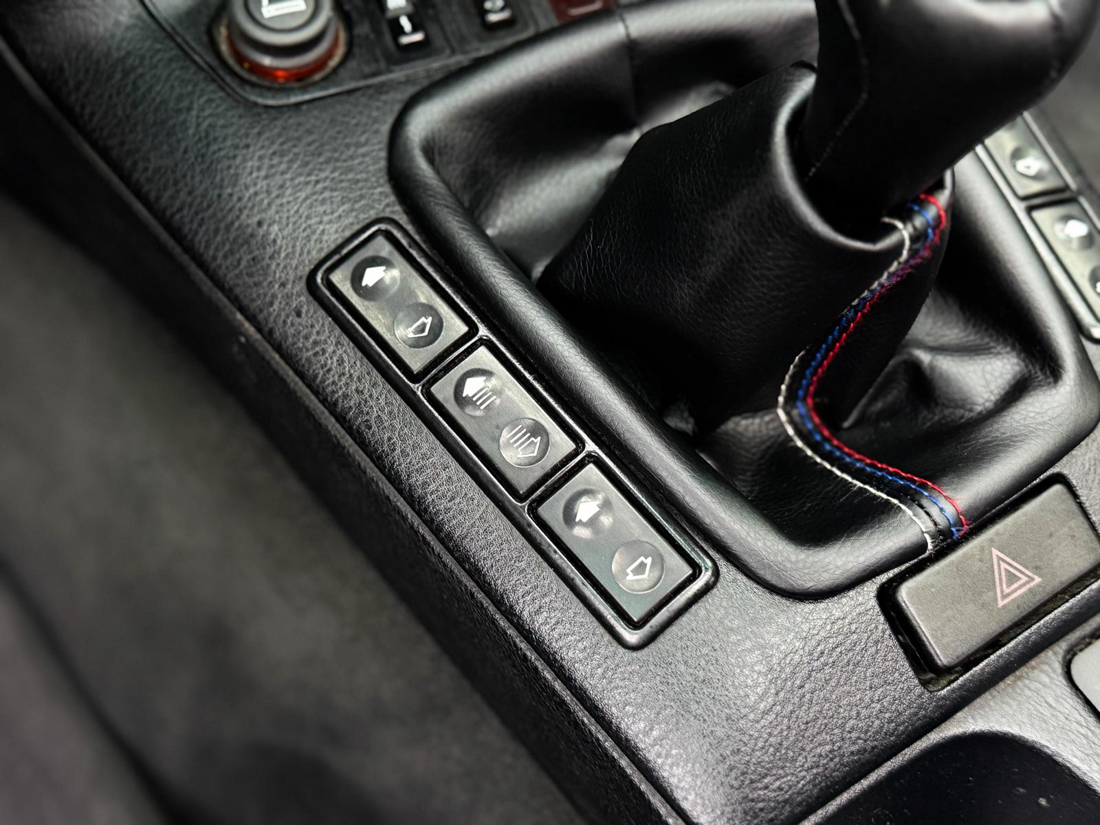 BMW 328i Cabrio M Sport-image-24