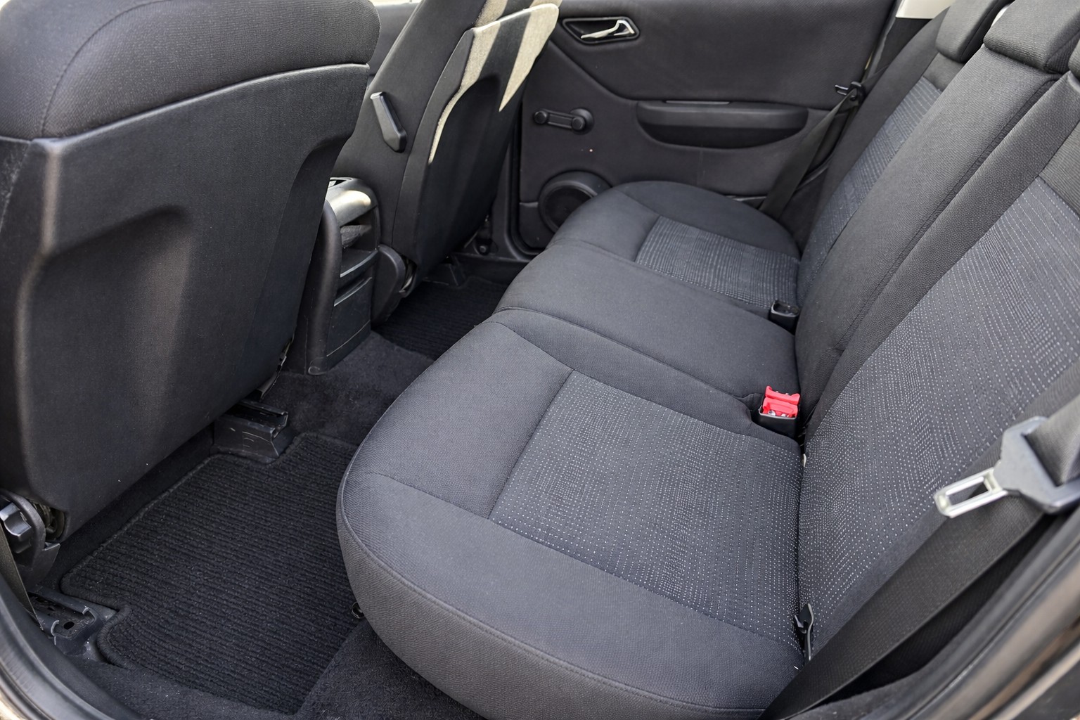 MERCEDES-BENZ A 150 Avantgarde Edition A-image-9