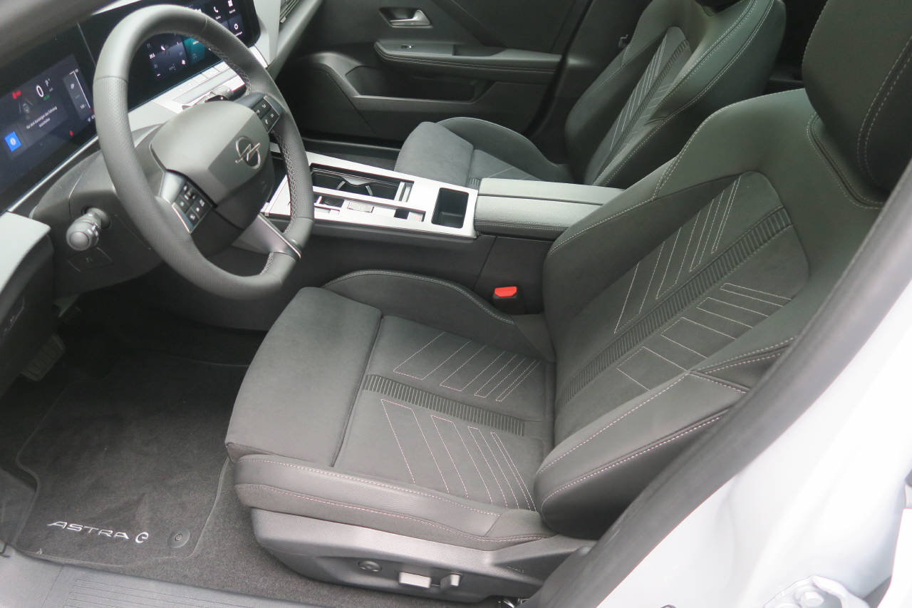 OPEL Astra-e Sports Tourer Ultimate-showroom-element-3