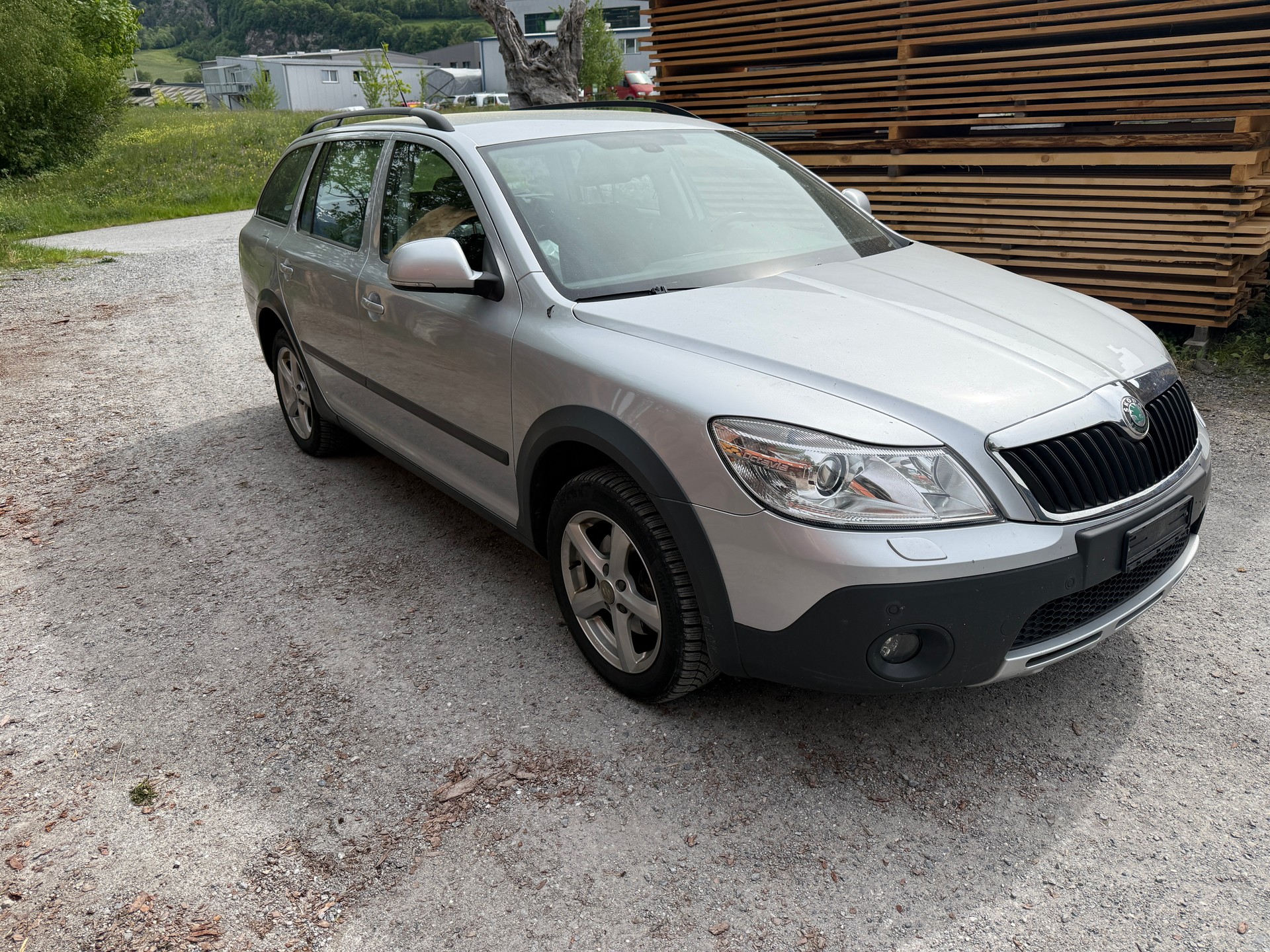 SKODA Octavia Combi 1.8 TSI Scout 4x4-image-2