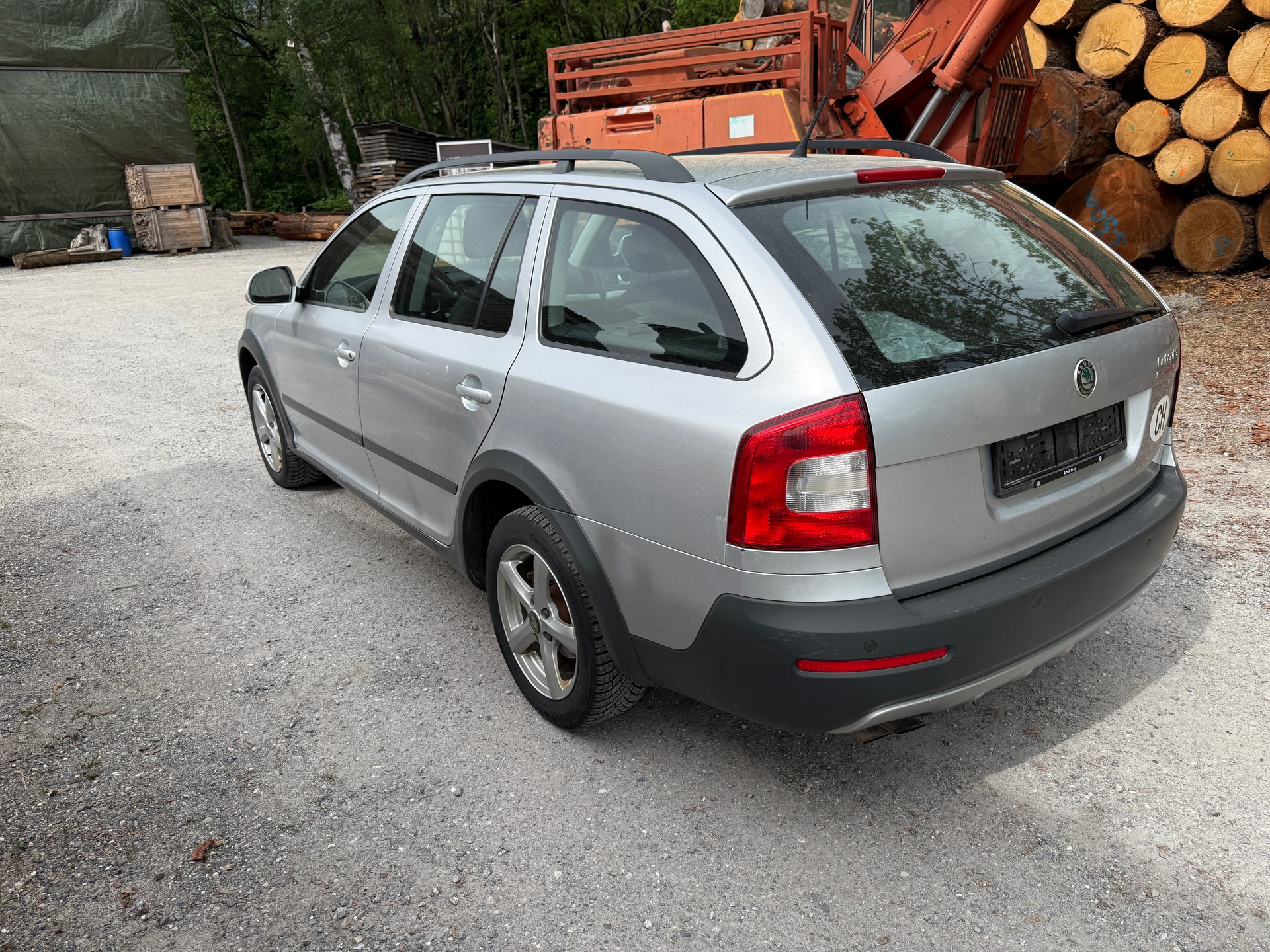 SKODA Octavia Combi 1.8 TSI Scout 4x4-image-5