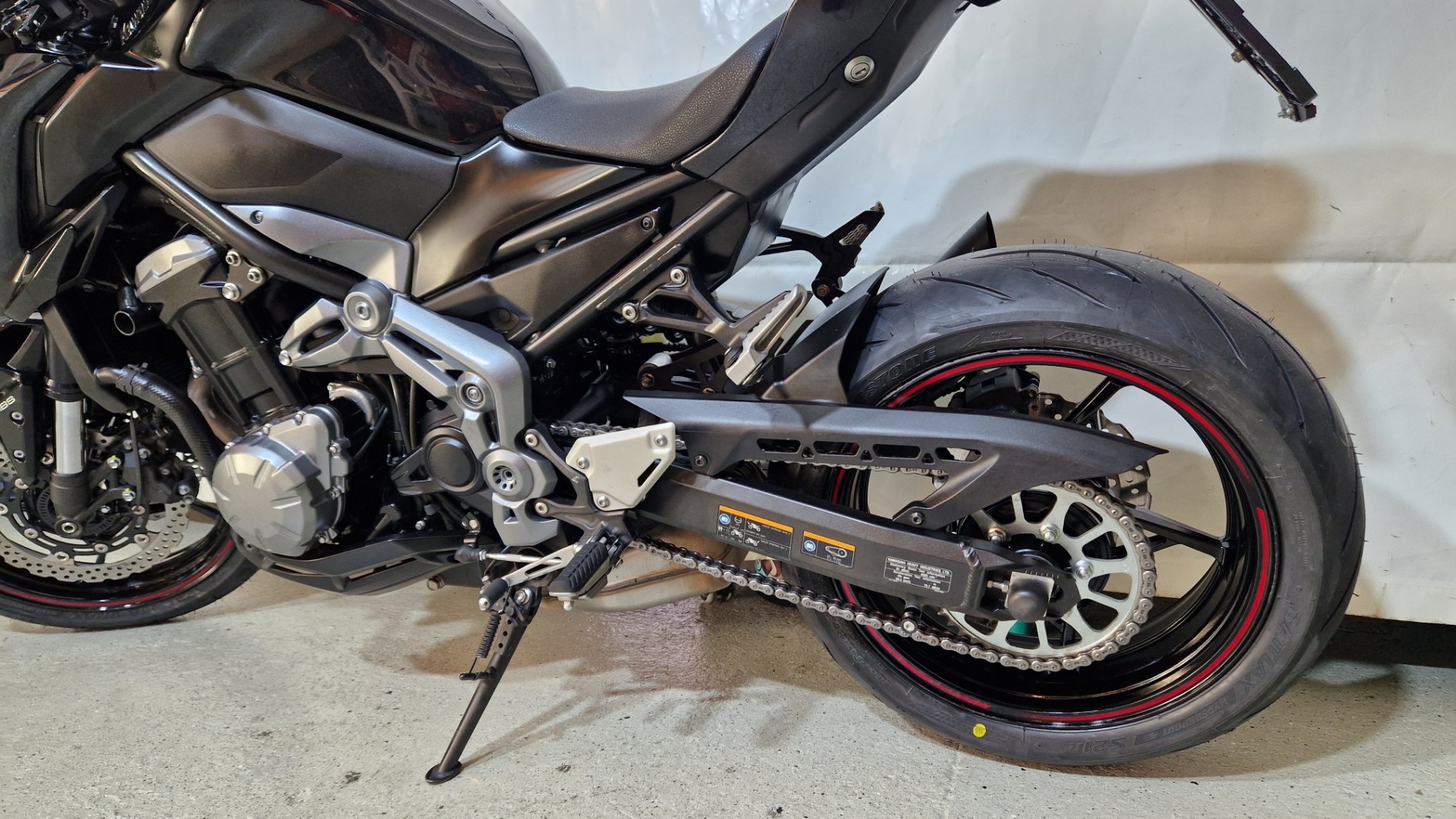 KAWASAKI Z 900 (35kW), Black Edition-image-11
