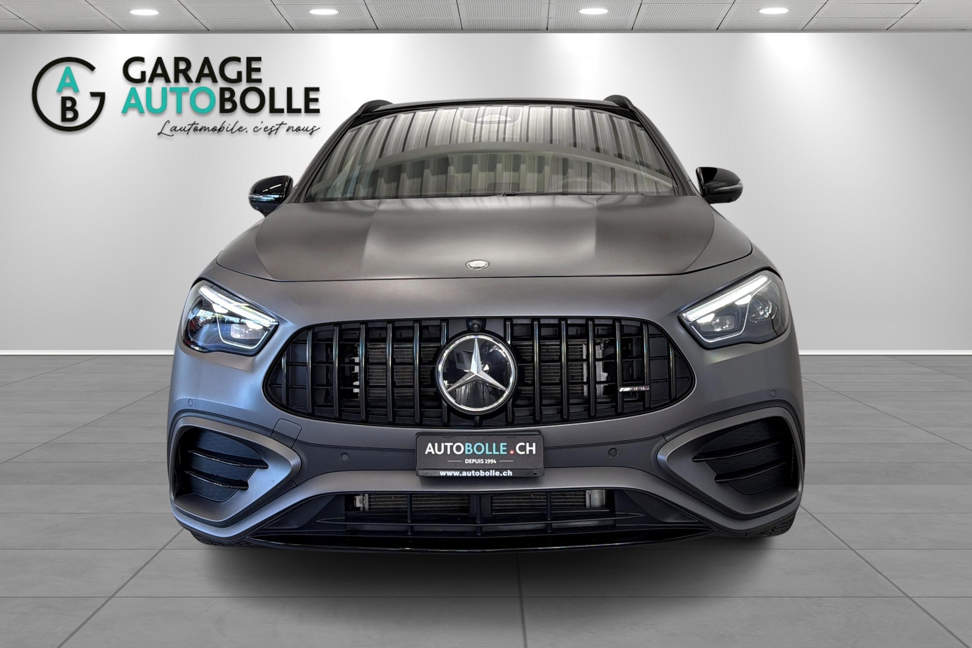 MERCEDES-BENZ GLA AMG 35 4Matic 8G-DCT-showroom-element-1