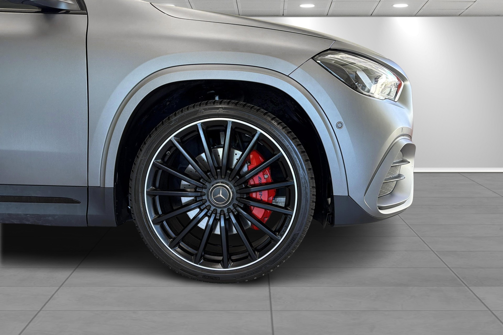 MERCEDES-BENZ GLA AMG 35 4Matic 8G-DCT-showroom-element-3