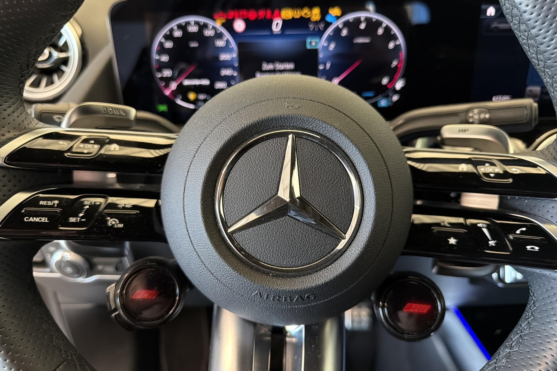 MERCEDES-BENZ GLA AMG 35 4Matic 8G-DCT-image-10