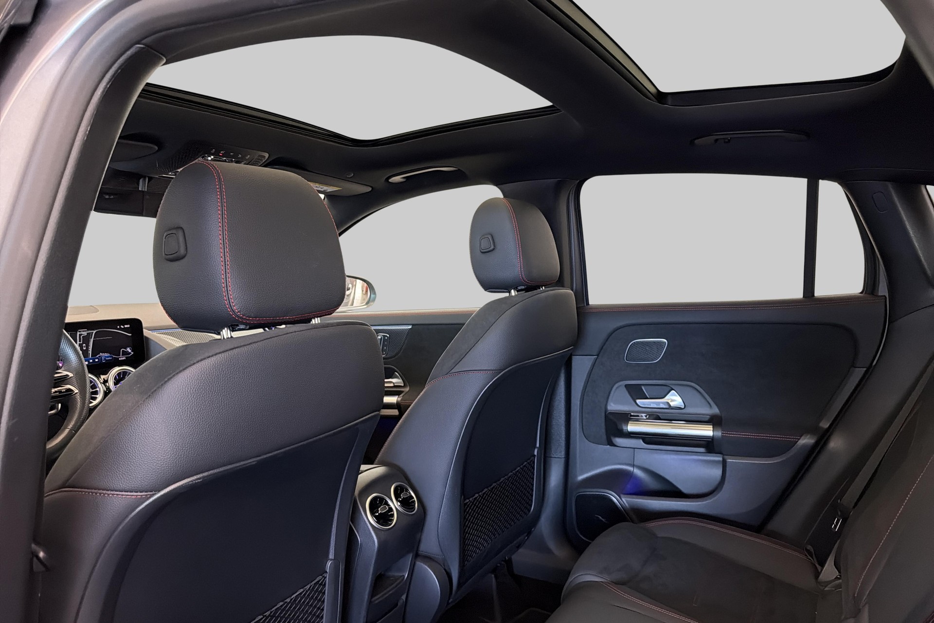 MERCEDES-BENZ GLA AMG 35 4Matic 8G-DCT-image-19