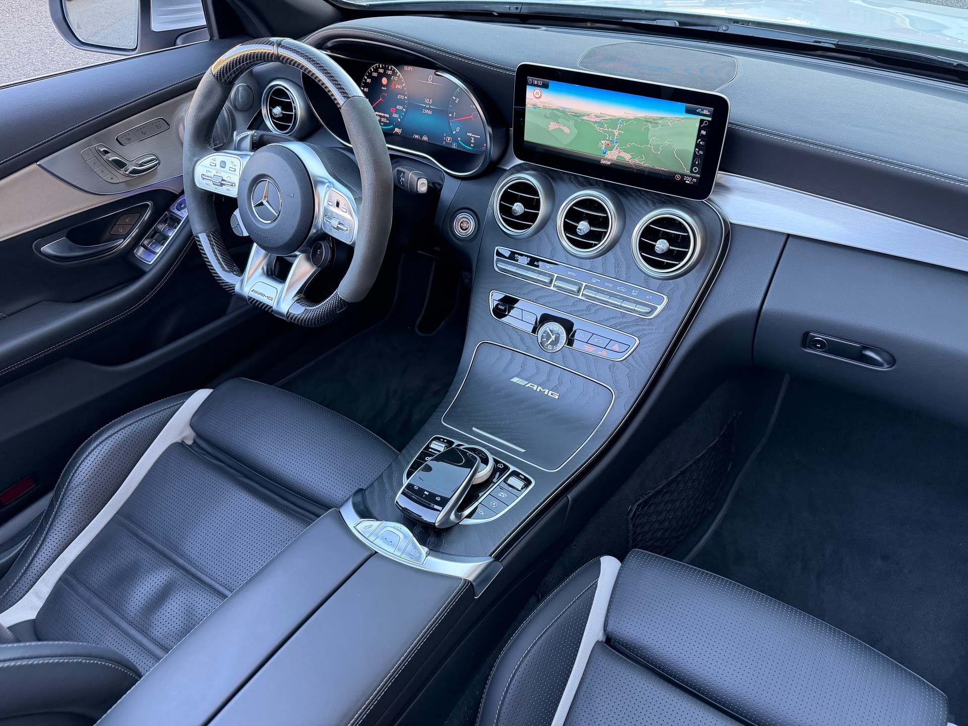 MERCEDES-BENZ C 63 S AMG 9G-tronic-image-15