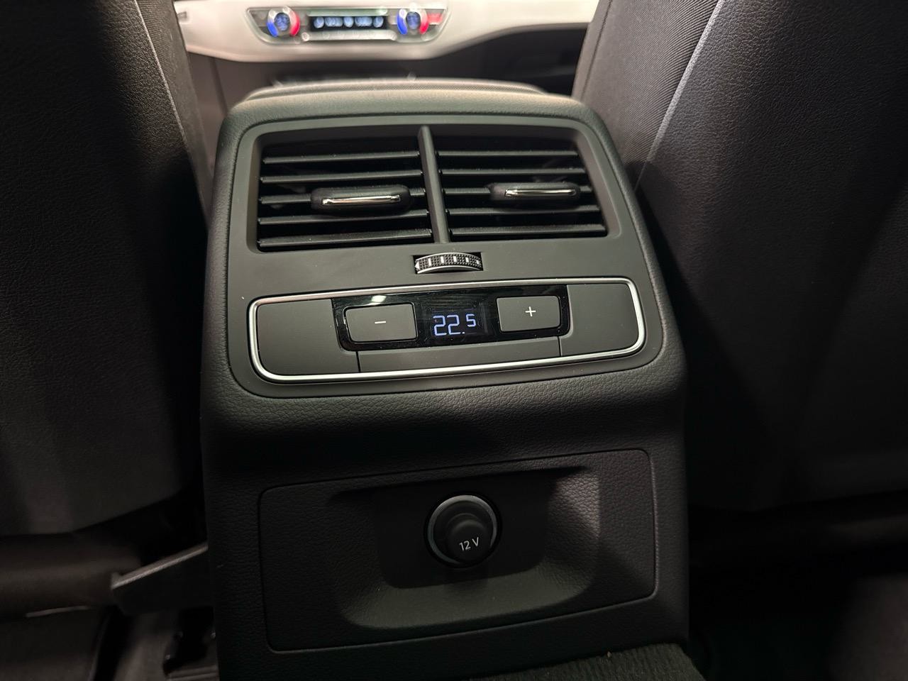 AUDI A4 Avant 40 TDI S line S-tronic-image-11