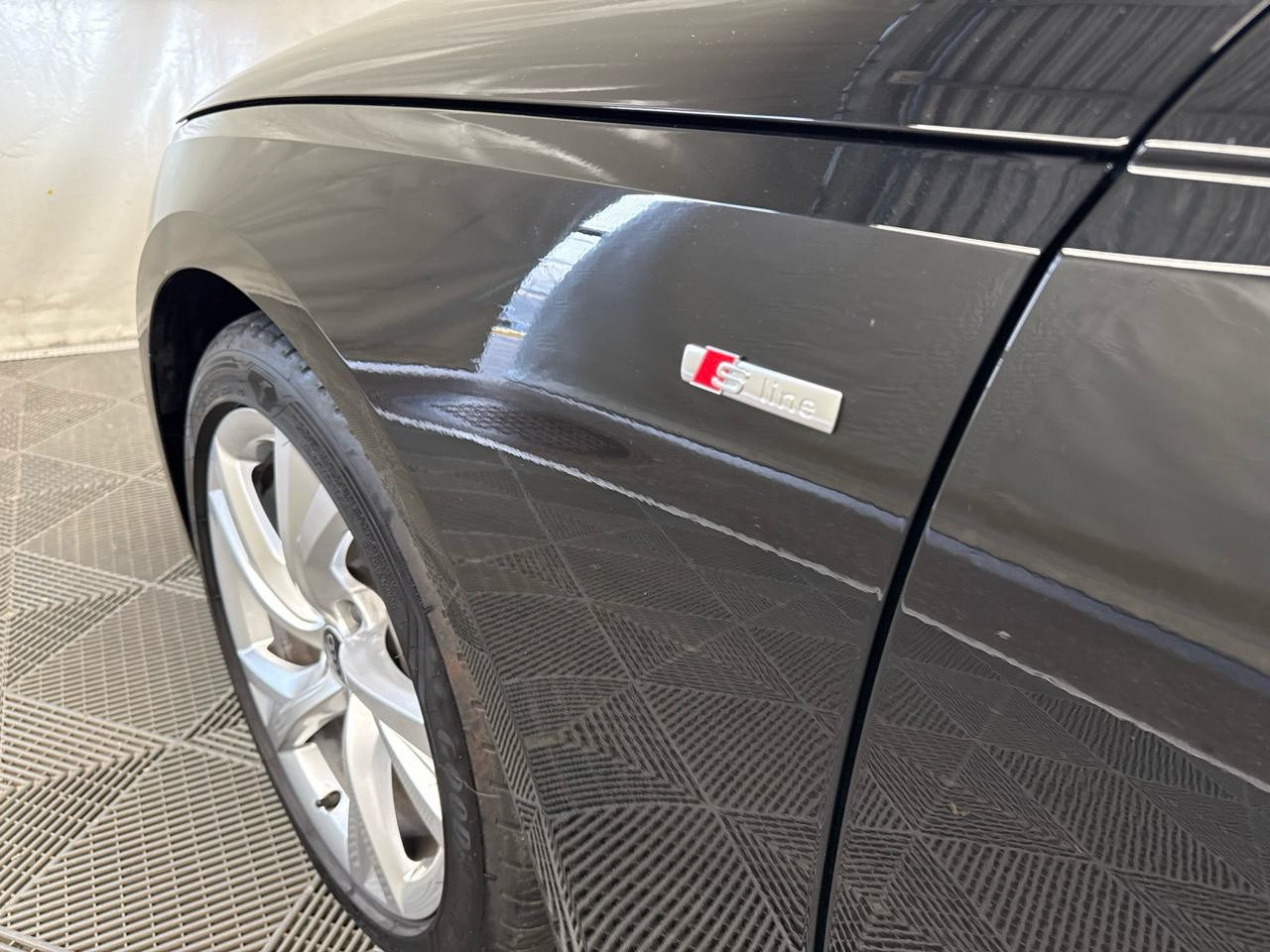 AUDI A4 Avant 40 TDI S line S-tronic-image-15