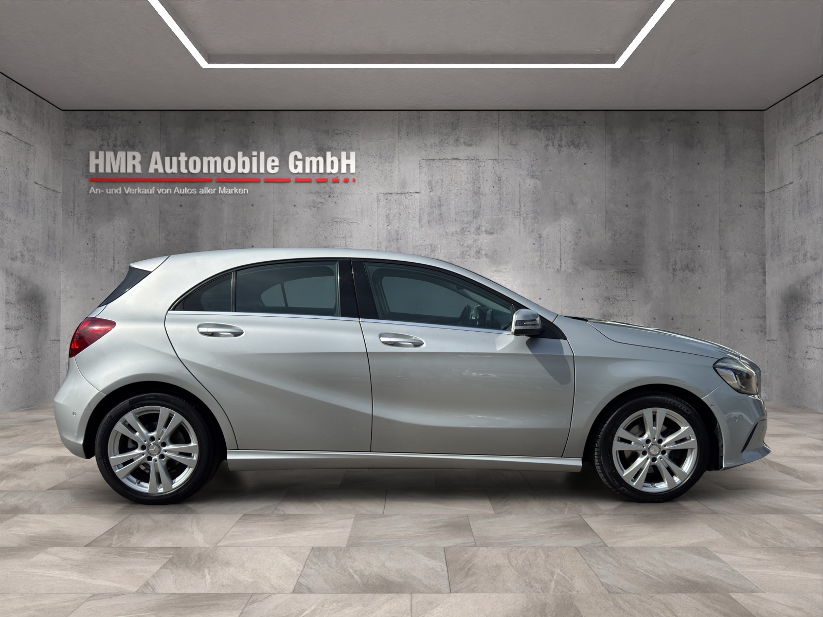 MERCEDES-BENZ A 200 Urban 7G-DCT-image-6