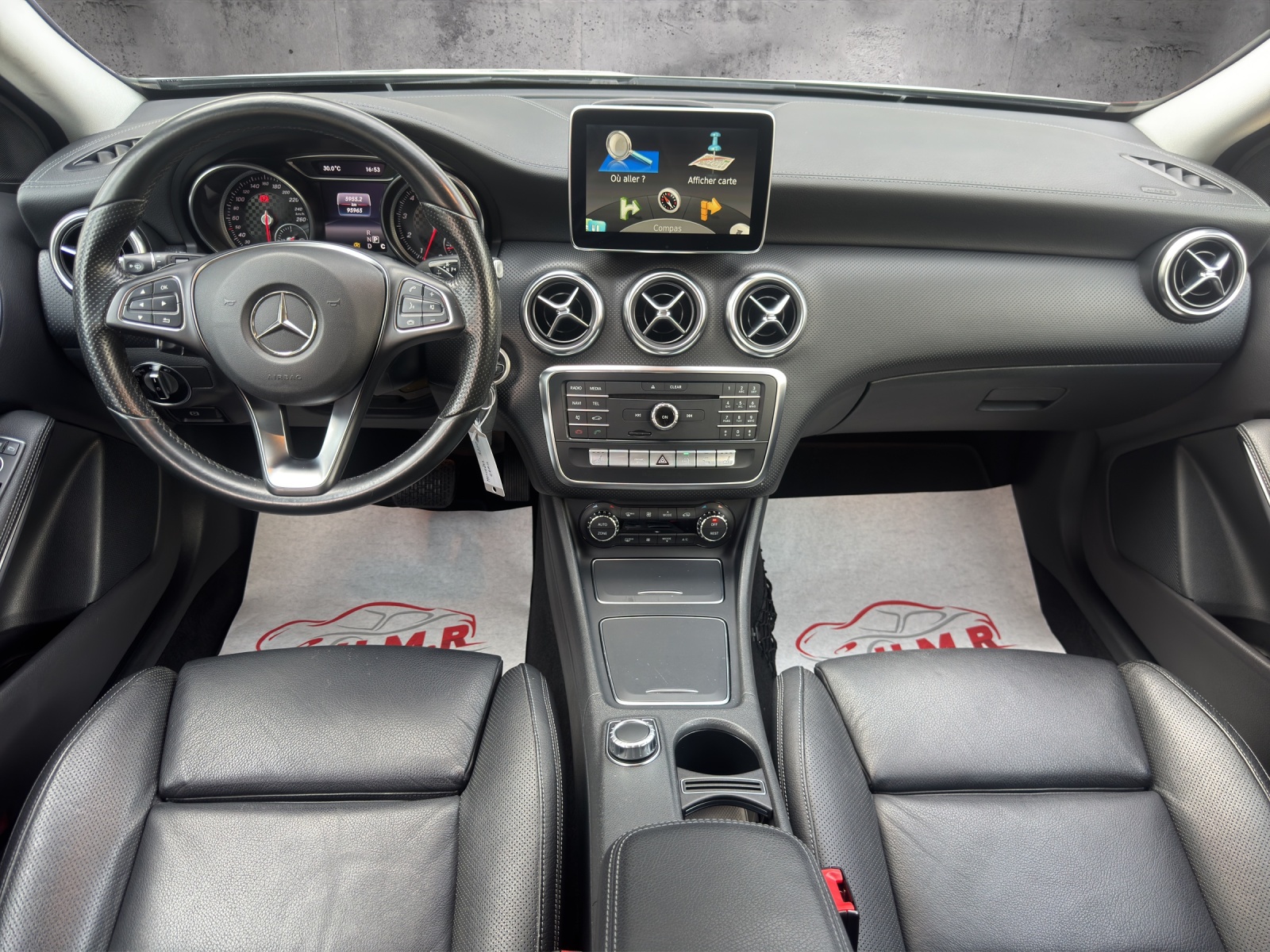 MERCEDES-BENZ A 200 Urban 7G-DCT-image-9