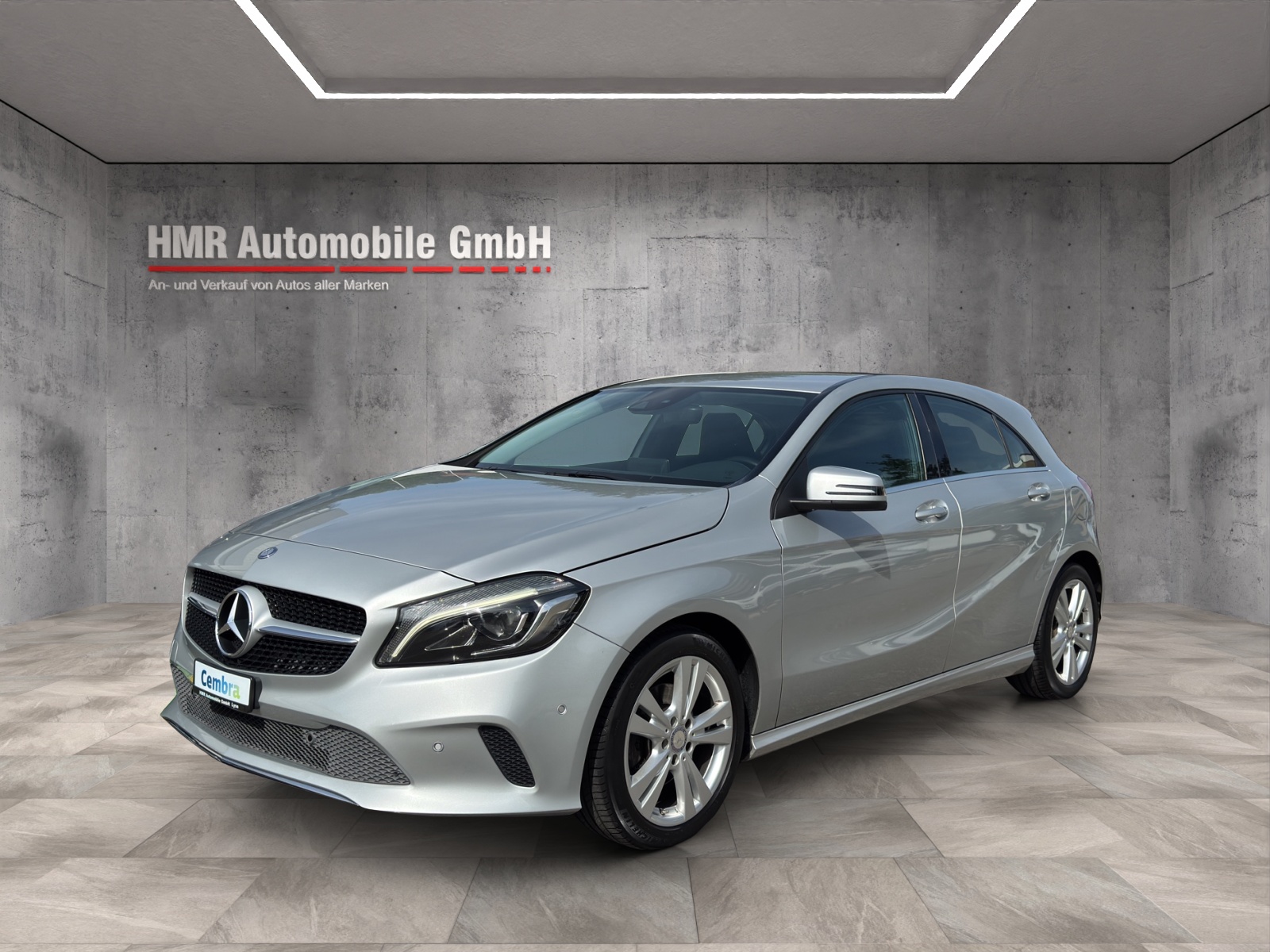 MERCEDES-BENZ A 200 Urban 7G-DCT-showroom-element-2