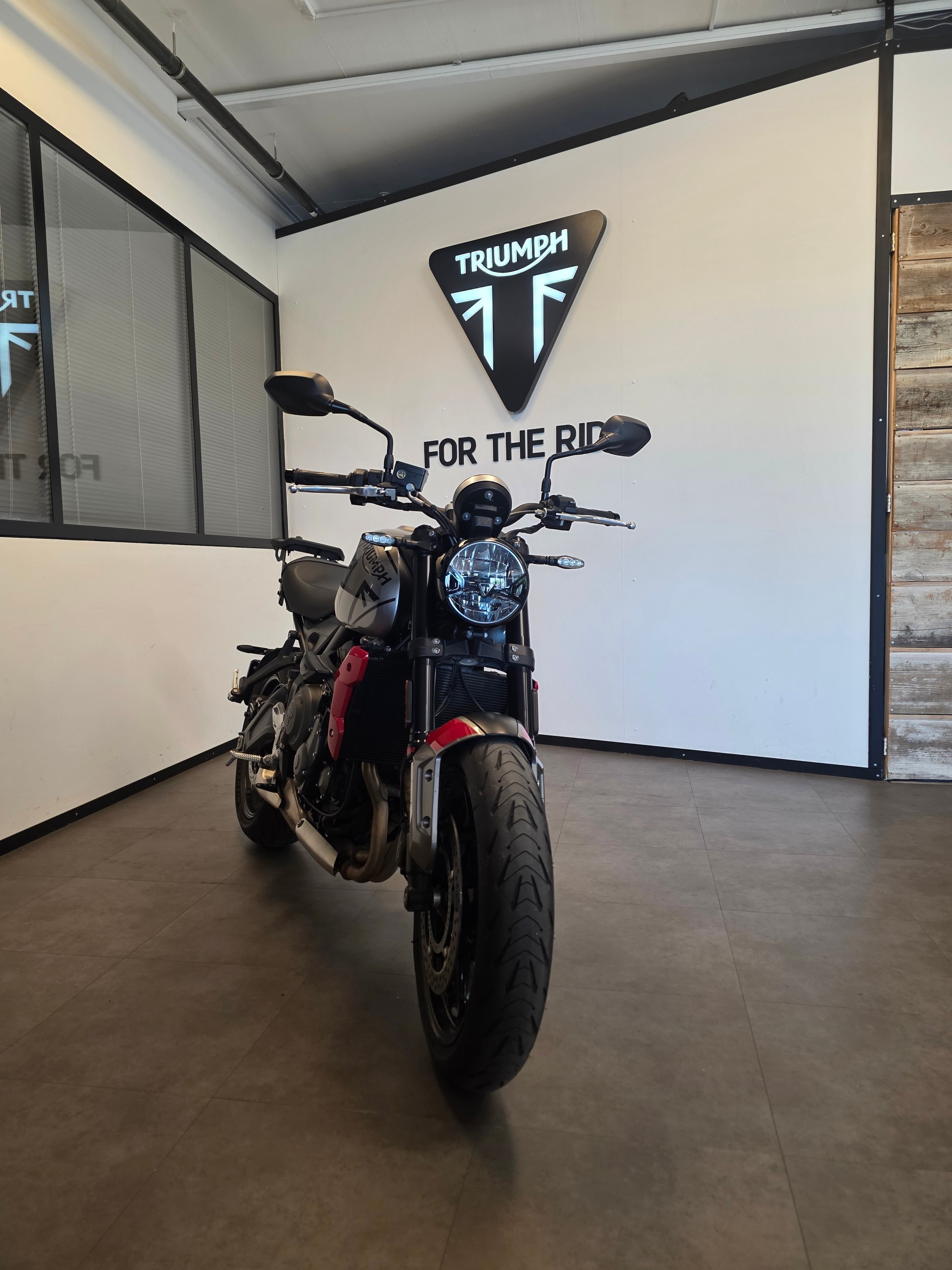 TRIUMPH Trident 660-image-2