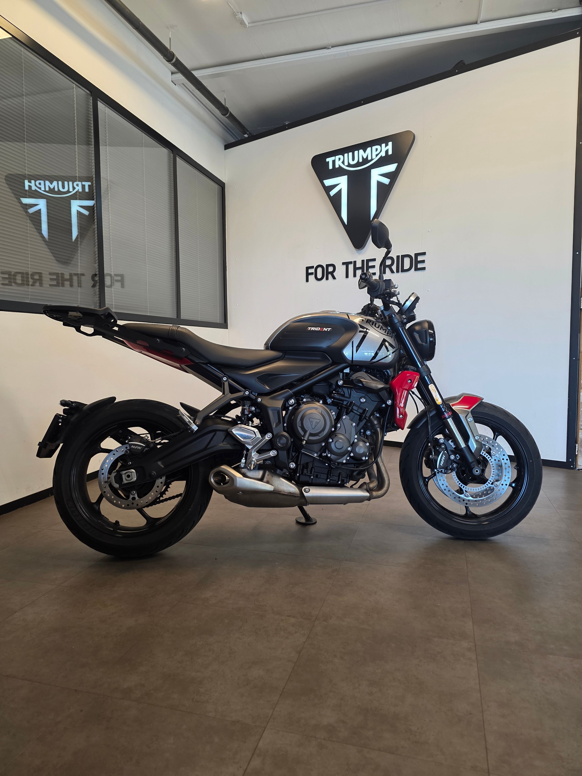 TRIUMPH Trident 660-image-3
